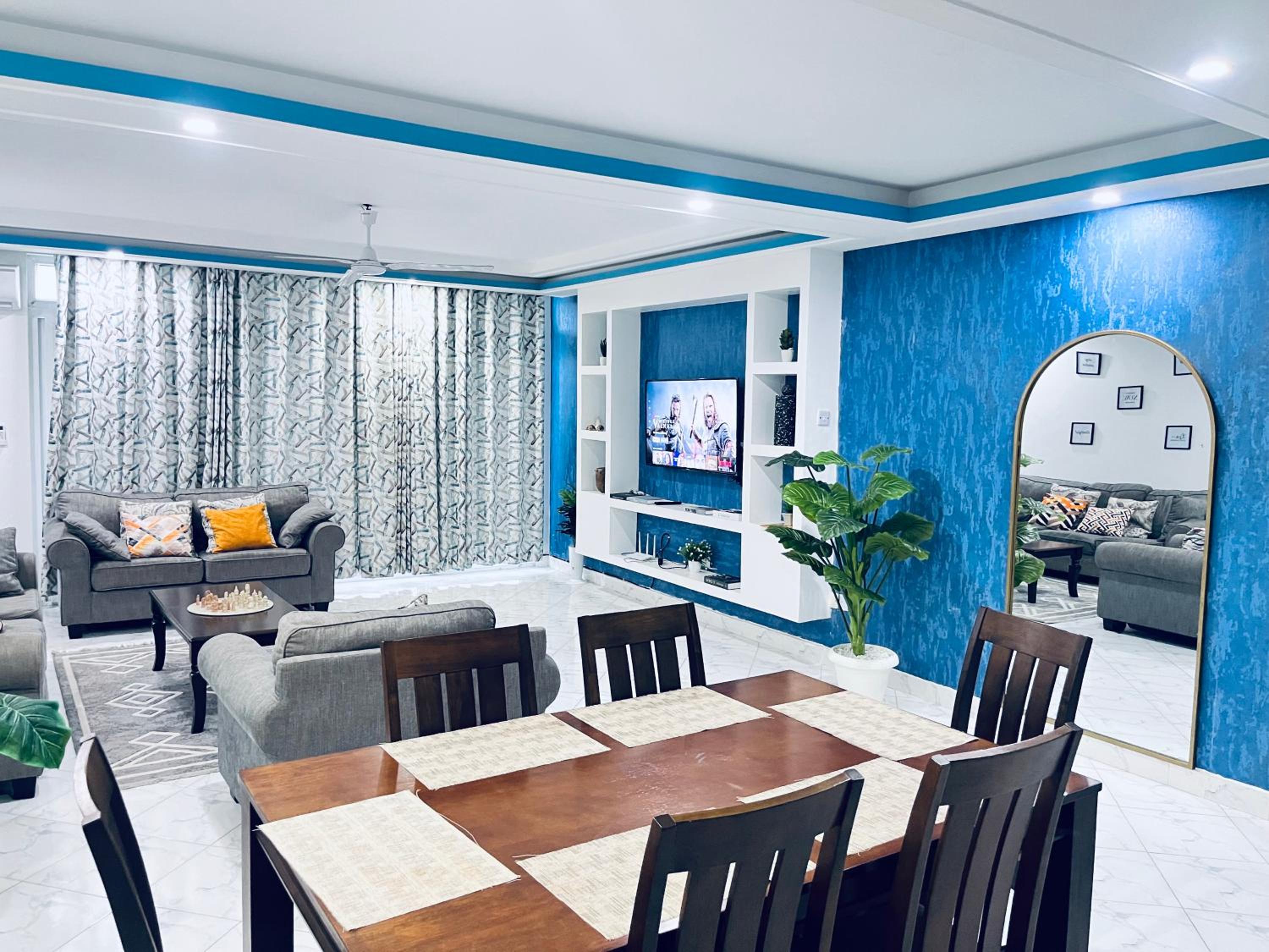 Bharazah Luxury Apartment view 4