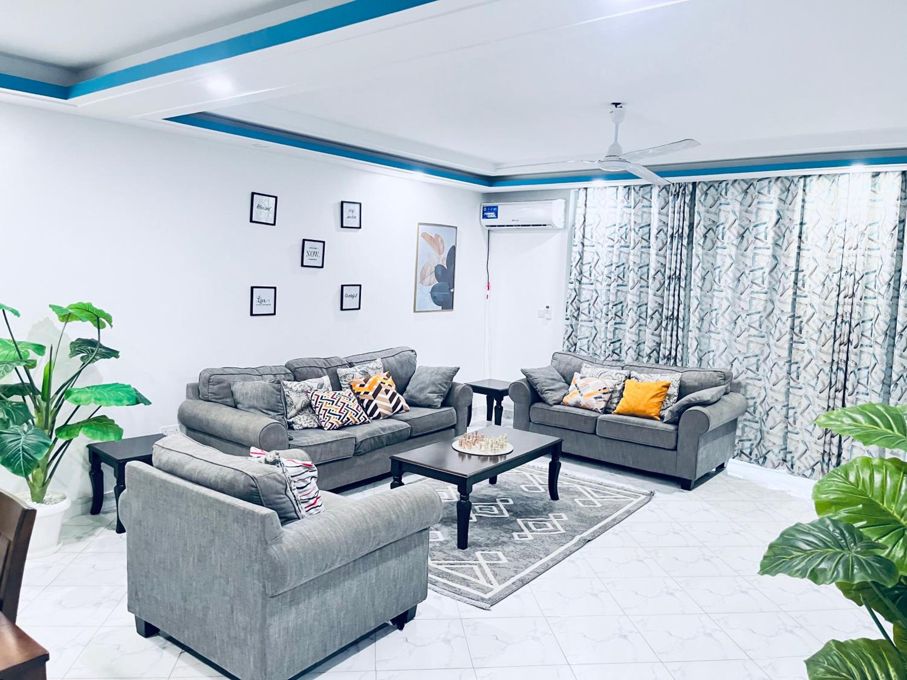 Bharazah Luxury Apartment view 5
