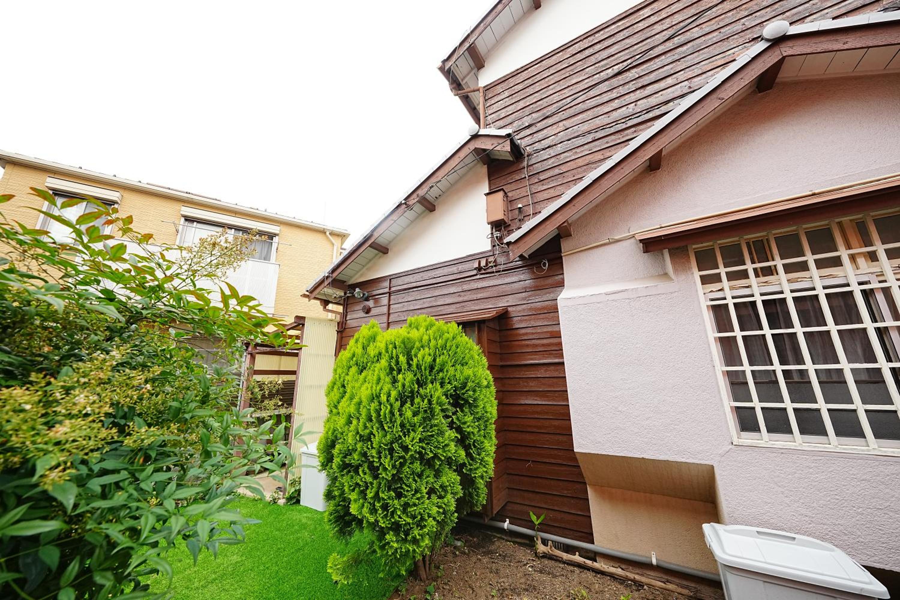 Family or Business Travel 20 percent OFF丨200 sqm 丨 14 min to Shinjuku 丨Century-Old Japanese Garden 丨3 Parking Spaces丨4 Bedrooms