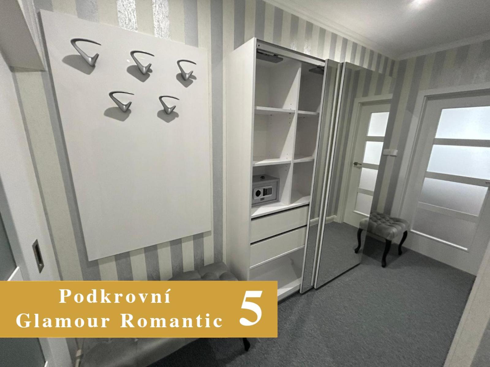 EFIPA Glamour Apartments