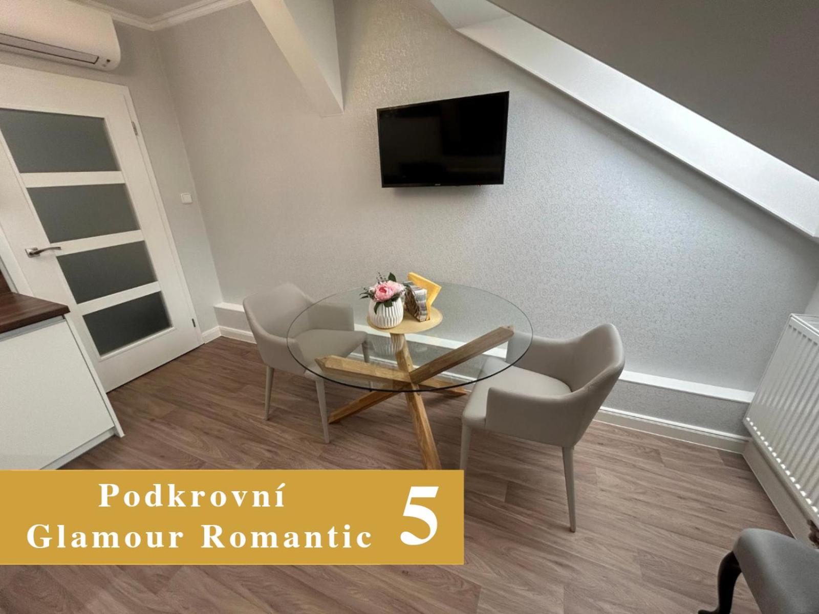 EFIPA Glamour Apartments