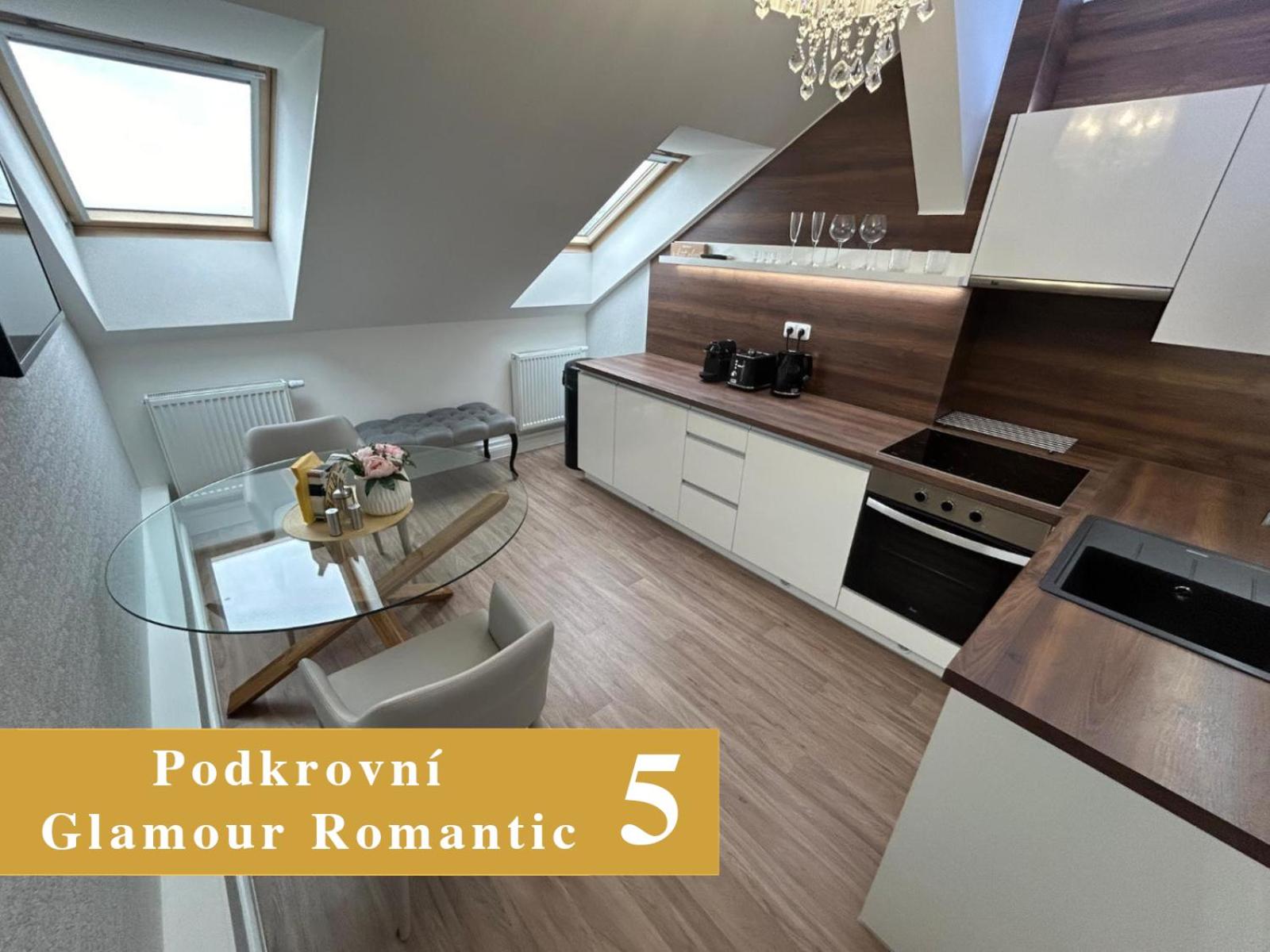 EFIPA Glamour Apartments