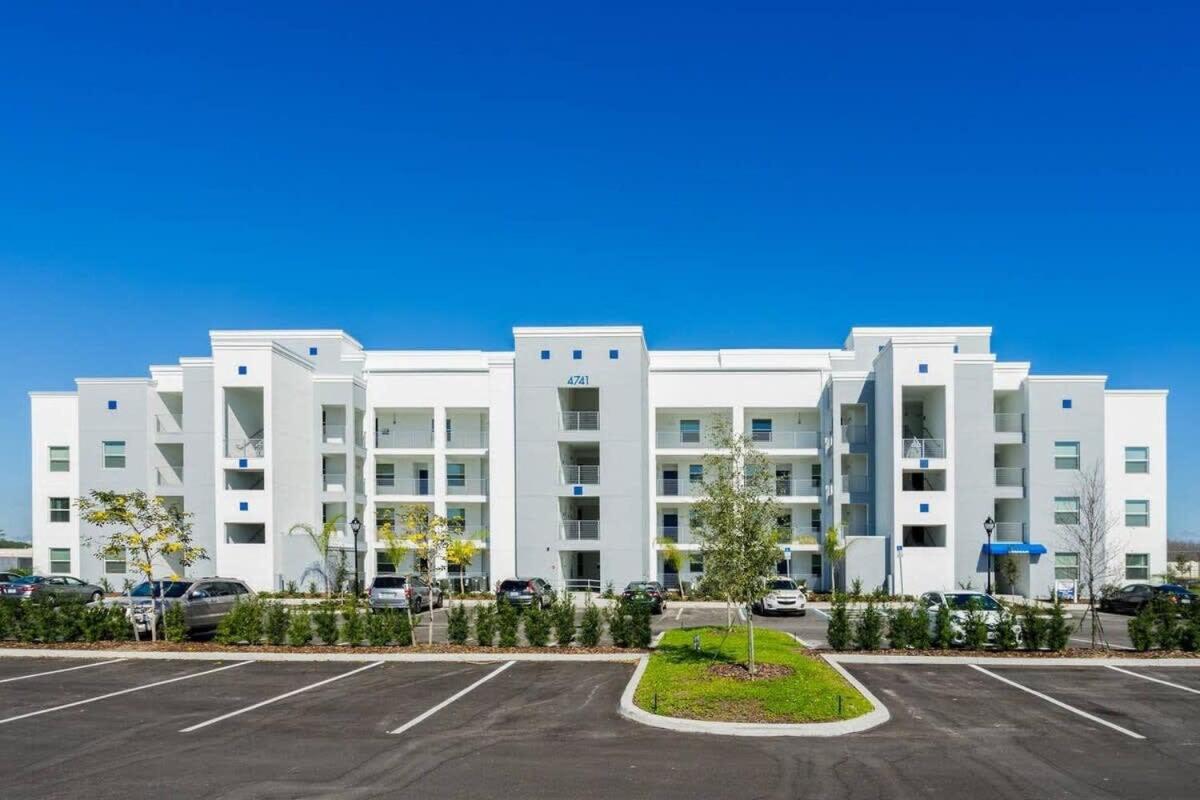 Lovely 2BR Codo with 2Clubhouses & Kids Splash Pad