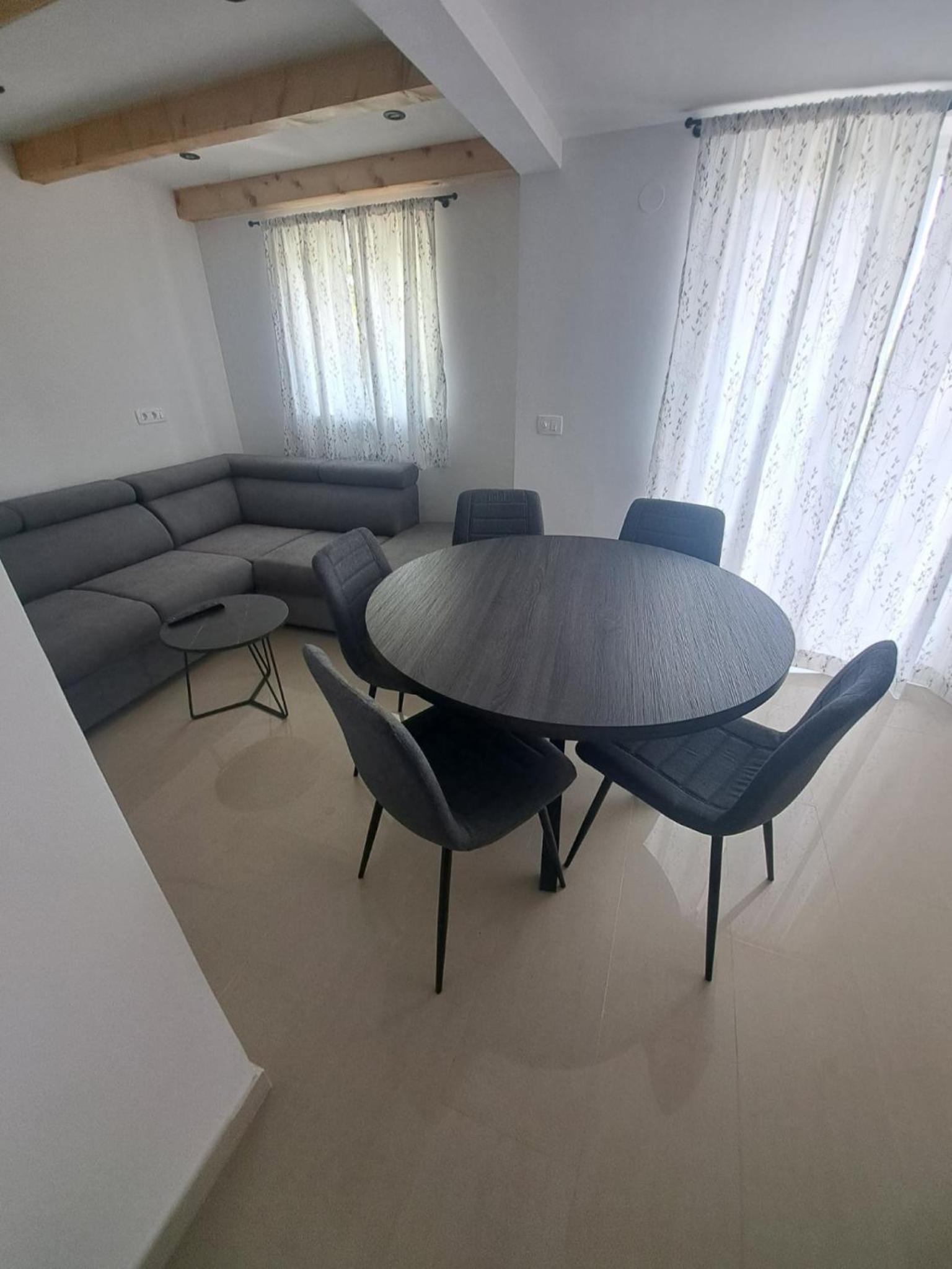 Apartments Damir with Sea View