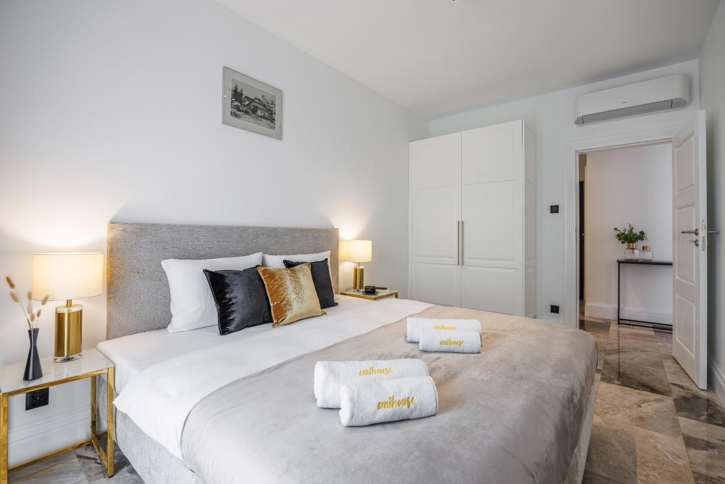 Emihouse Riverside Apartments