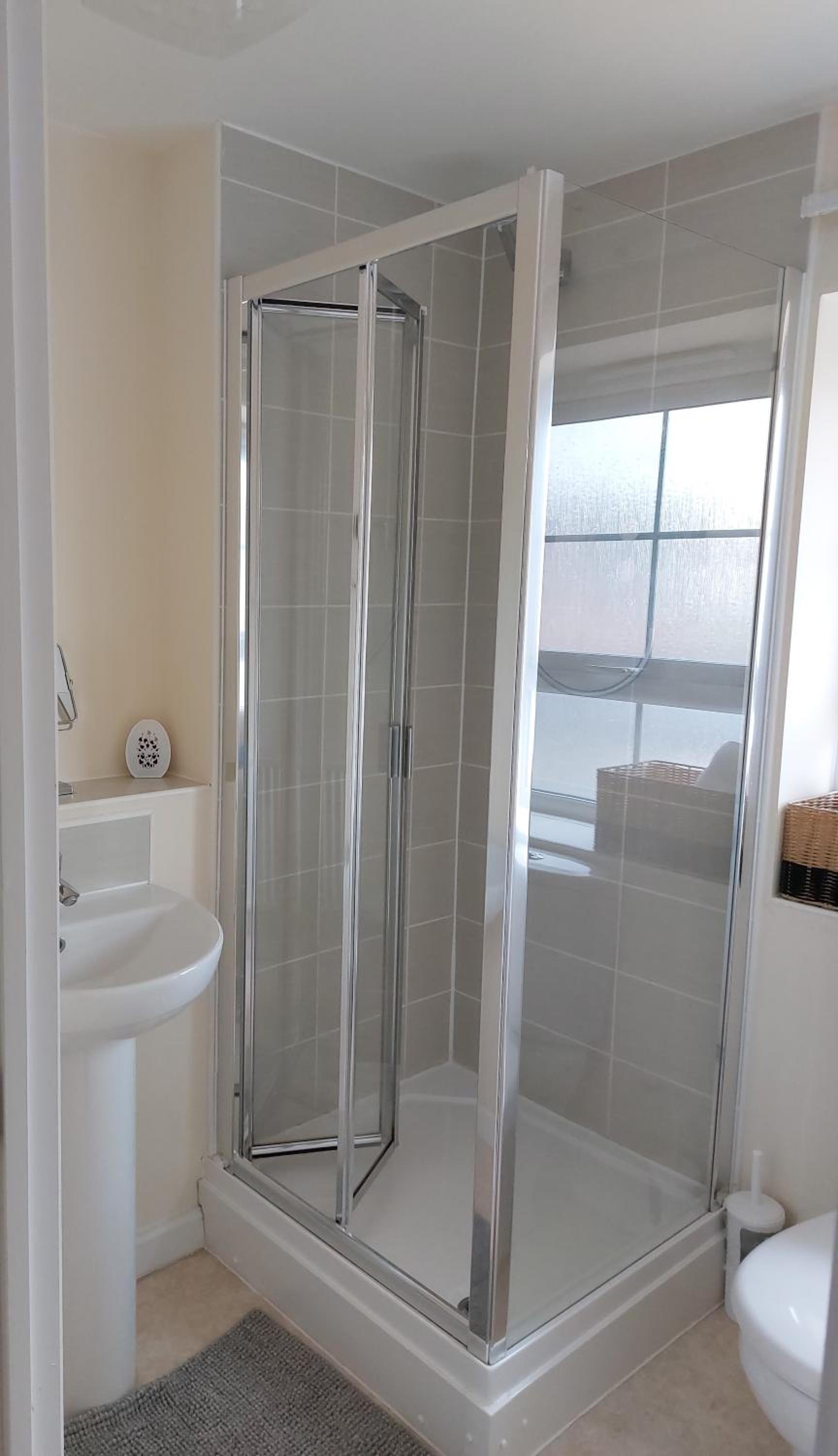 Two Bedroom Semi-detached Modern House in Birmingham view 4