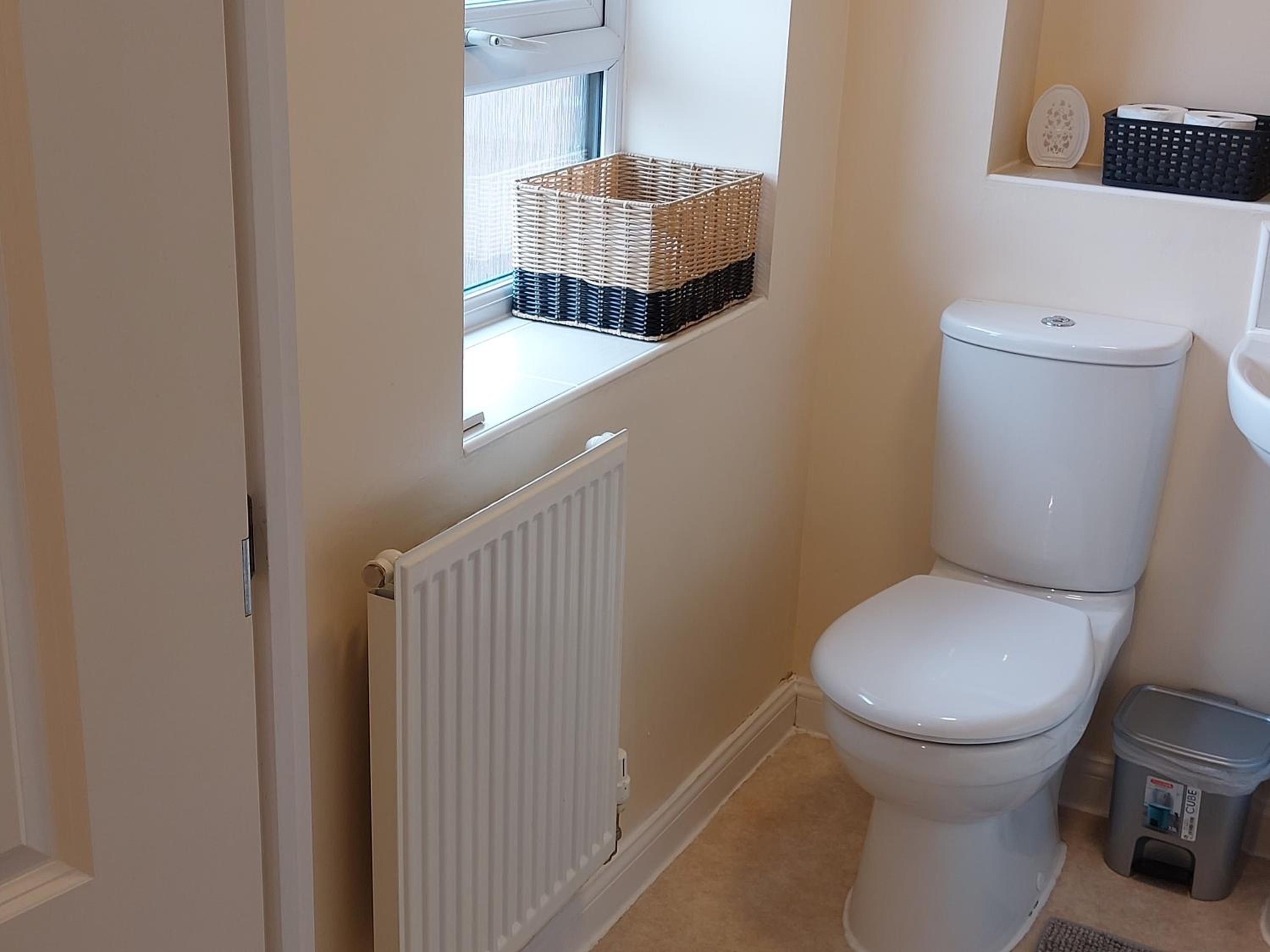 Two Bedroom Semi-detached Modern House in Birmingham view 3