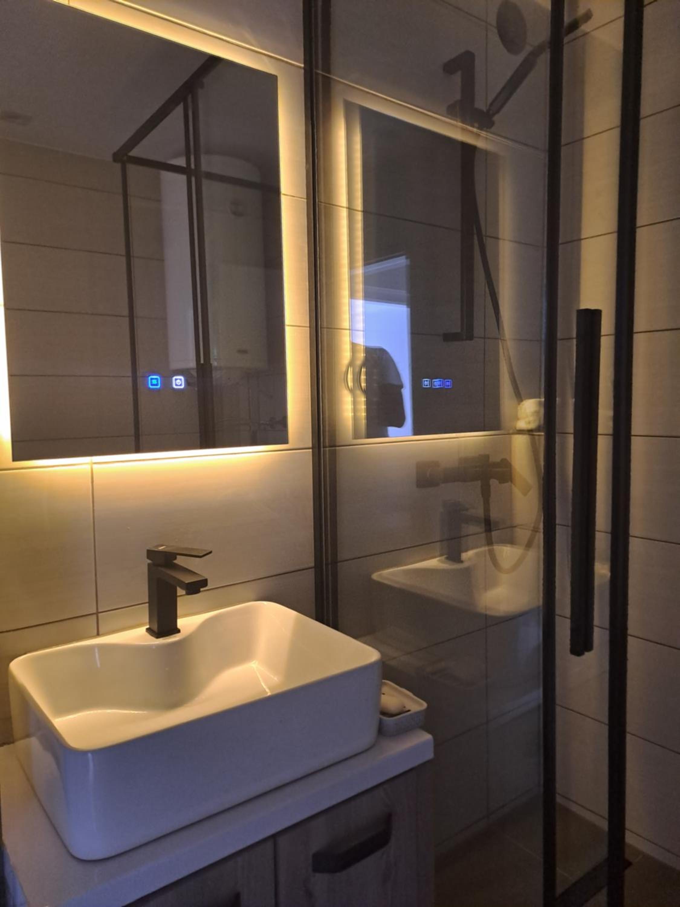 Hedonic apartment