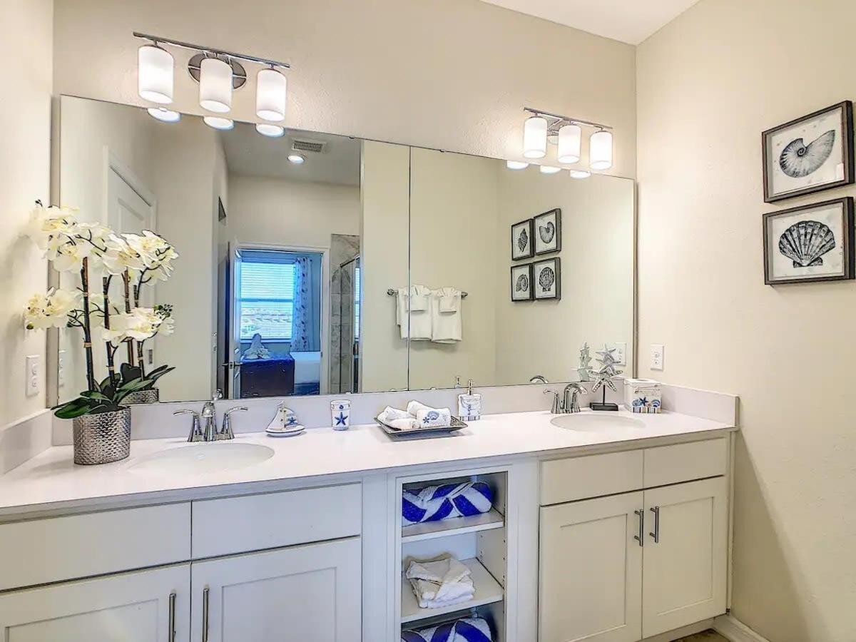 Lakeview Themed 2BR Condo near Disney