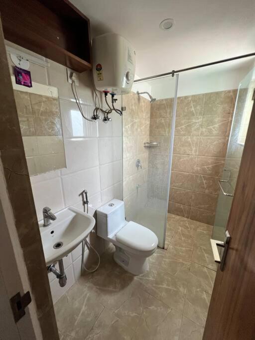 Heritage Luxe Residence - Luxury Fully Equipped view 3