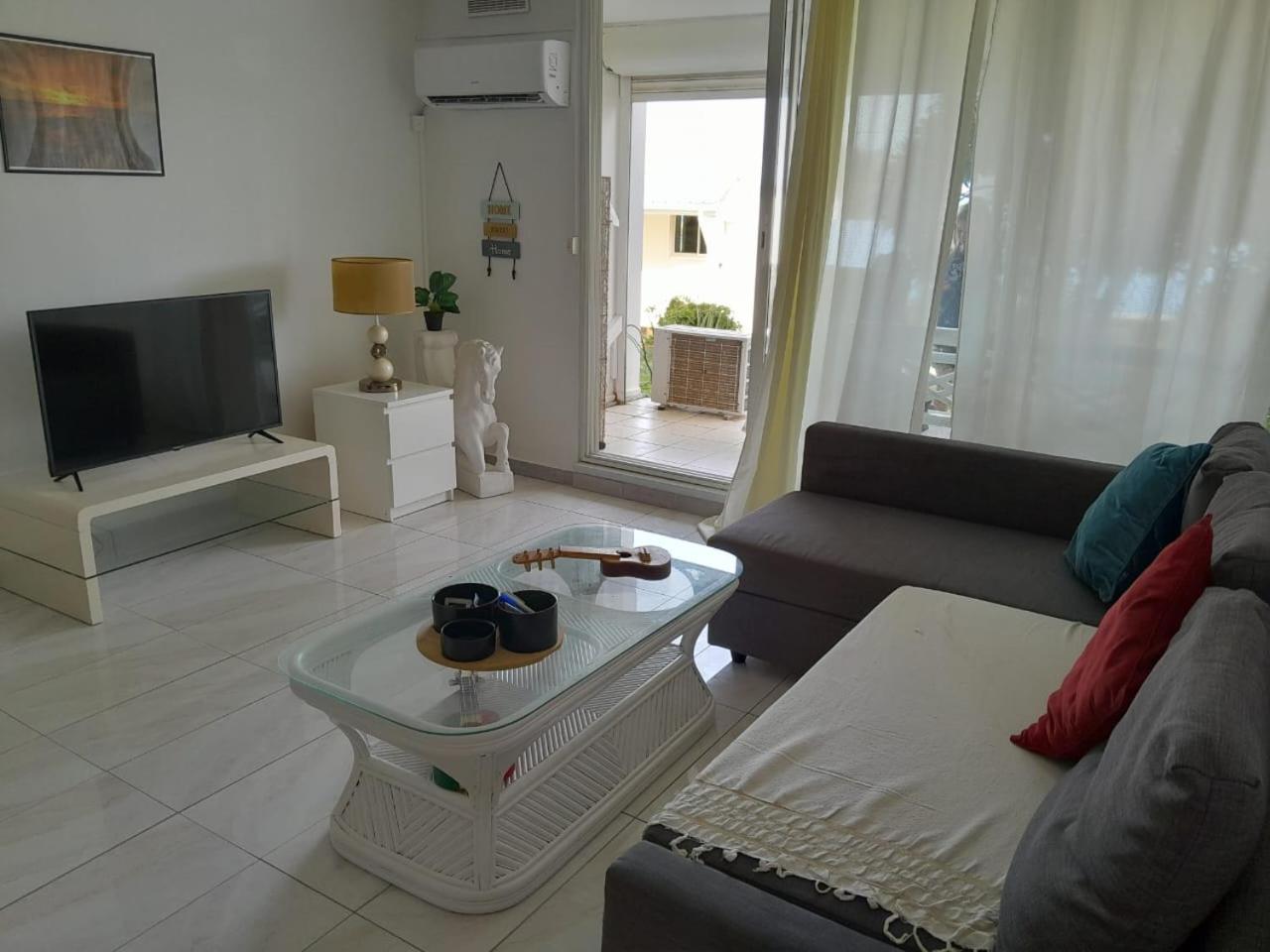 Studio face mer, piscine et plage par escalier view 5