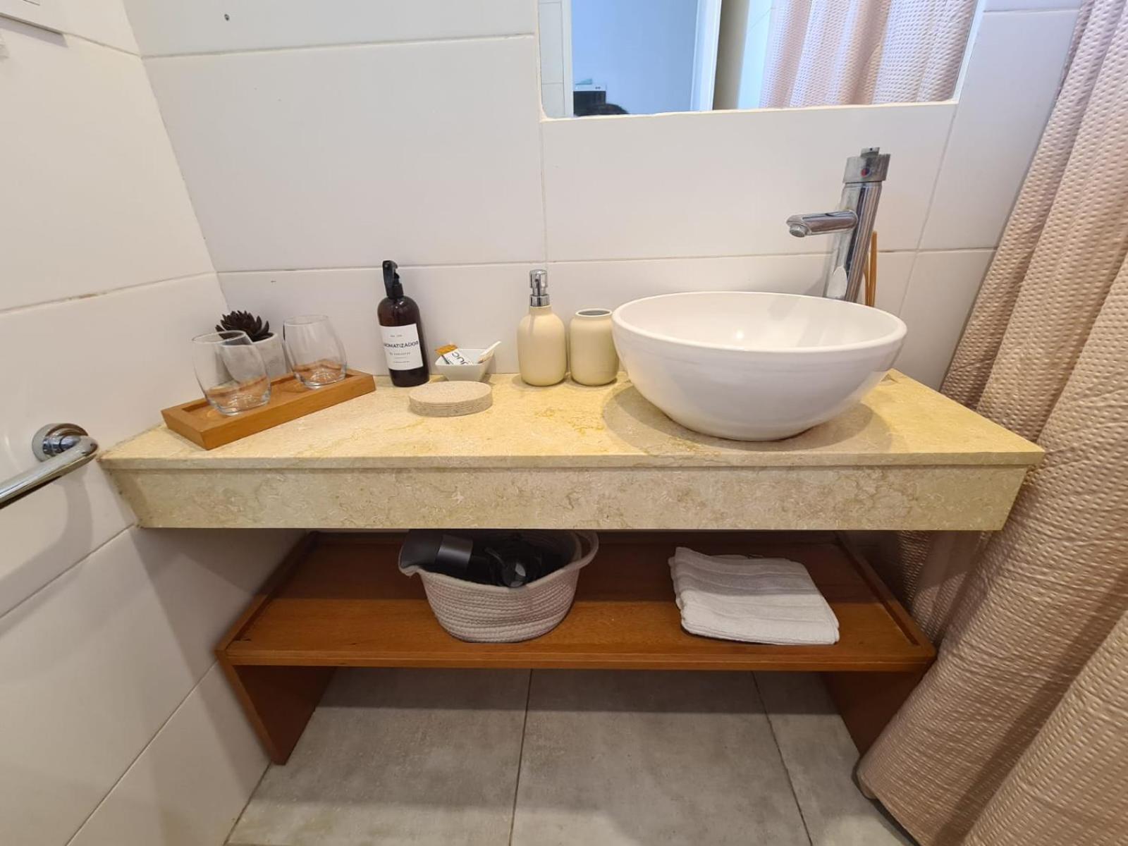La Morada Rentals & Studio 44 - Centro Escobar- Parking con costo-