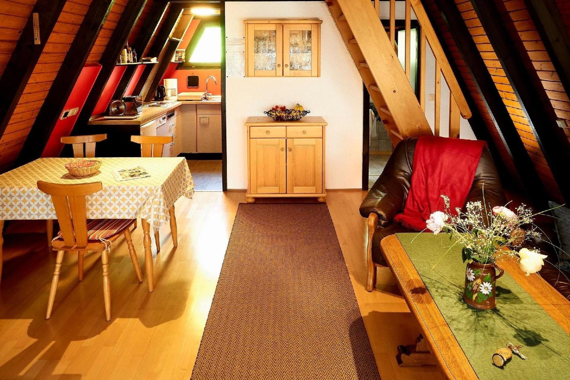 Ferienhaus in Waldkirchen mit Garten und Seeblick - Property Image 1