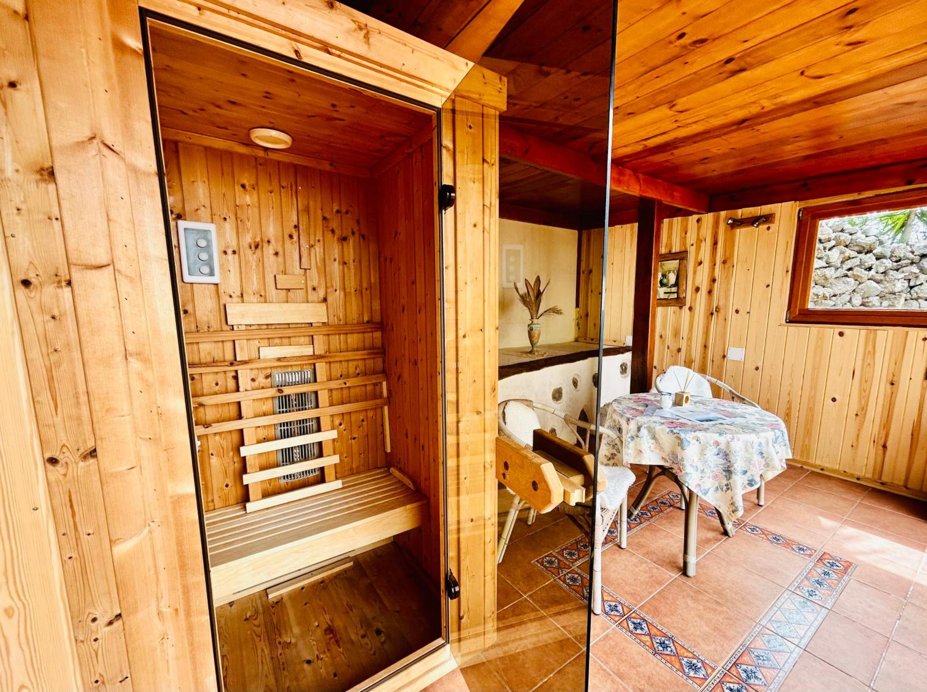 Finca Tenerife - Authentisches kanarisches Haus mit Traumblick, tropischem Garten und Sauna