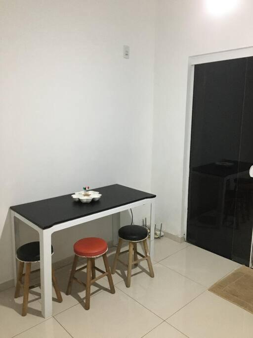 Casa confortável em condomínio