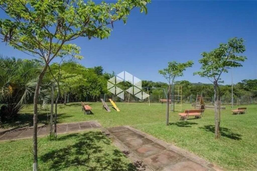 Casa confortável em condomínio
