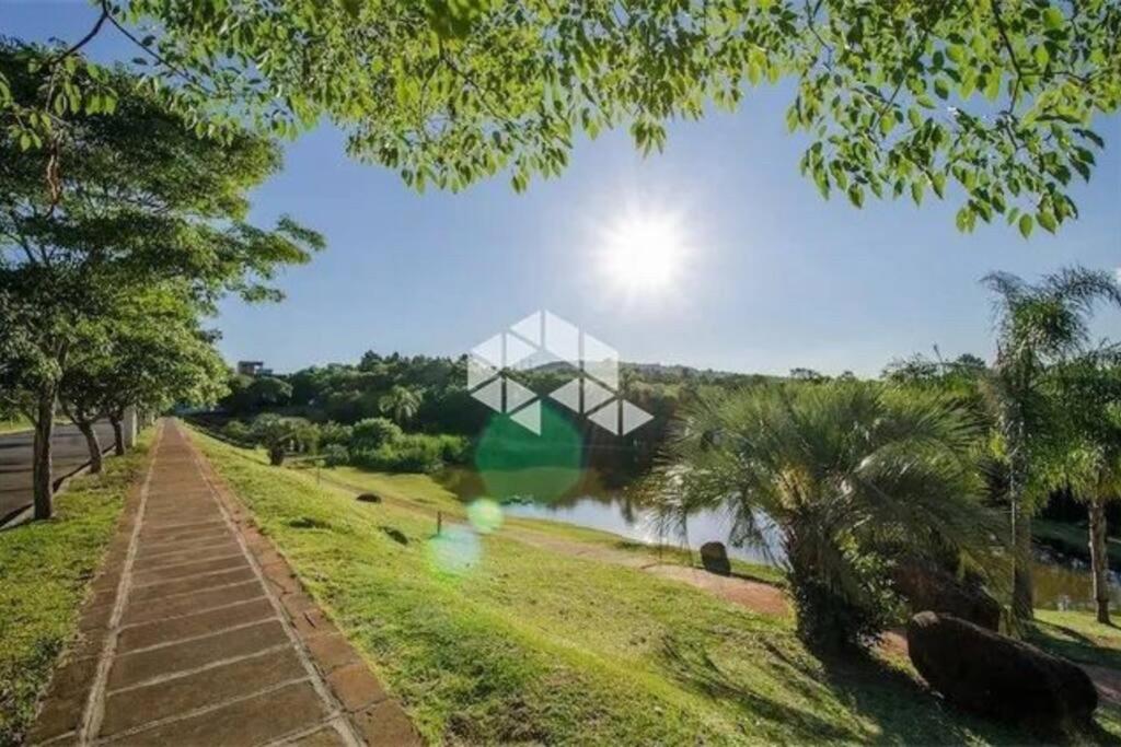 Casa confortável em condomínio