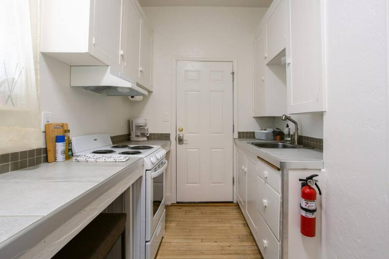 Oakdale Suites - Master Property