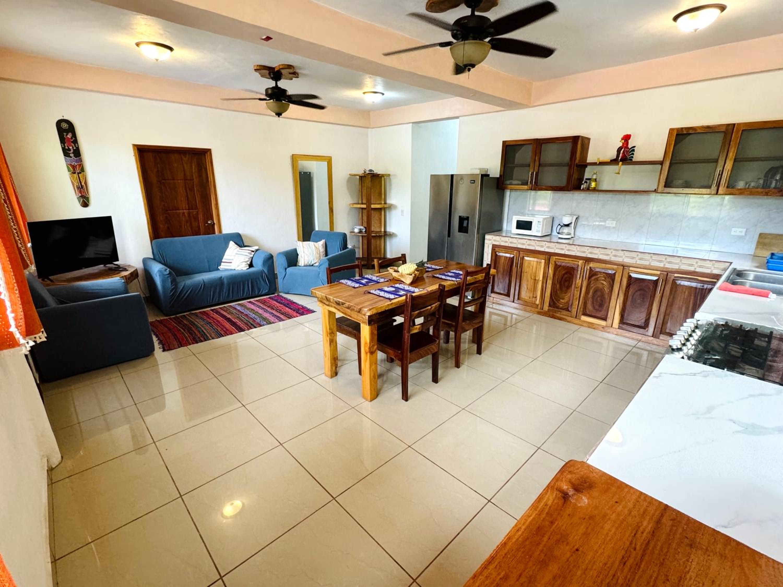 2 LARGE Poolside Apartment, Great location with AC