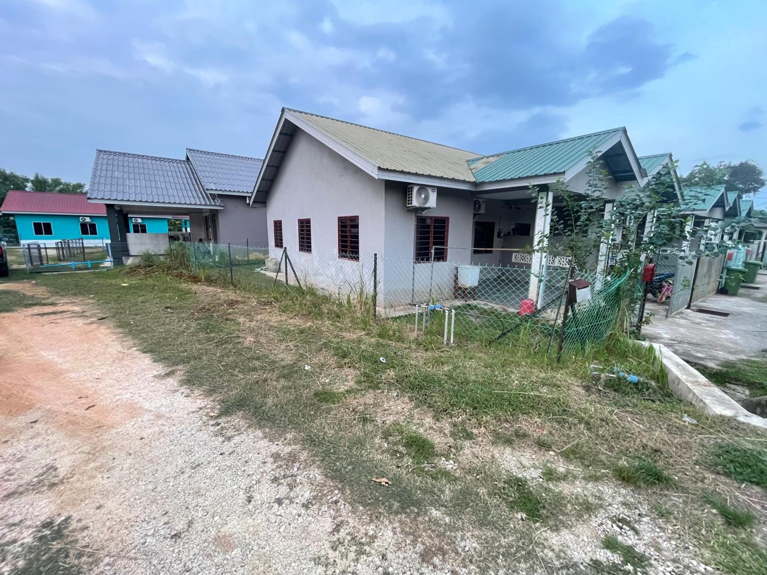 Rania Homestay Beserah Kuantan
