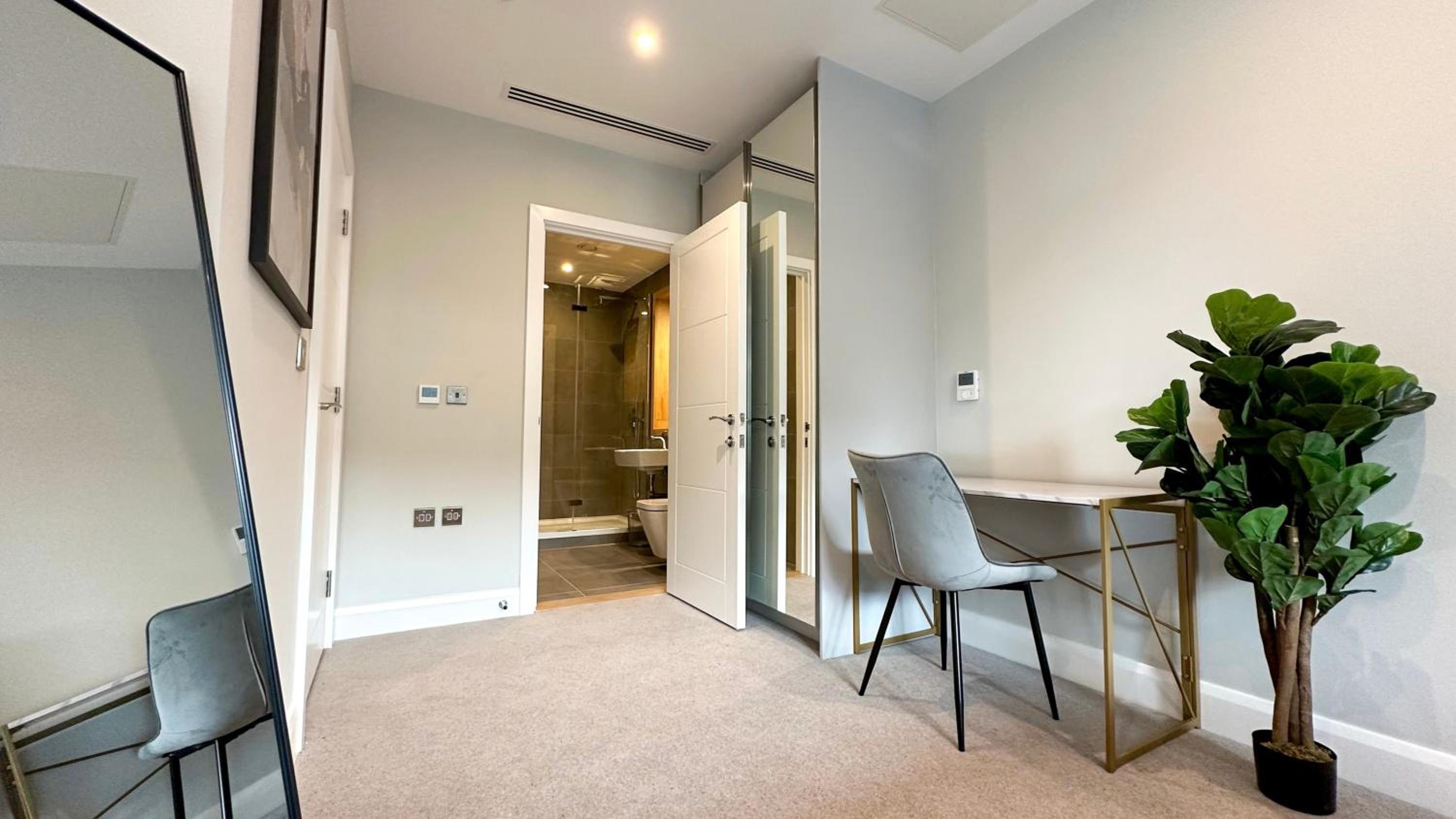 Rare Duplex 2B3B Modern 1GB Wifi - LuxuryLondonStays