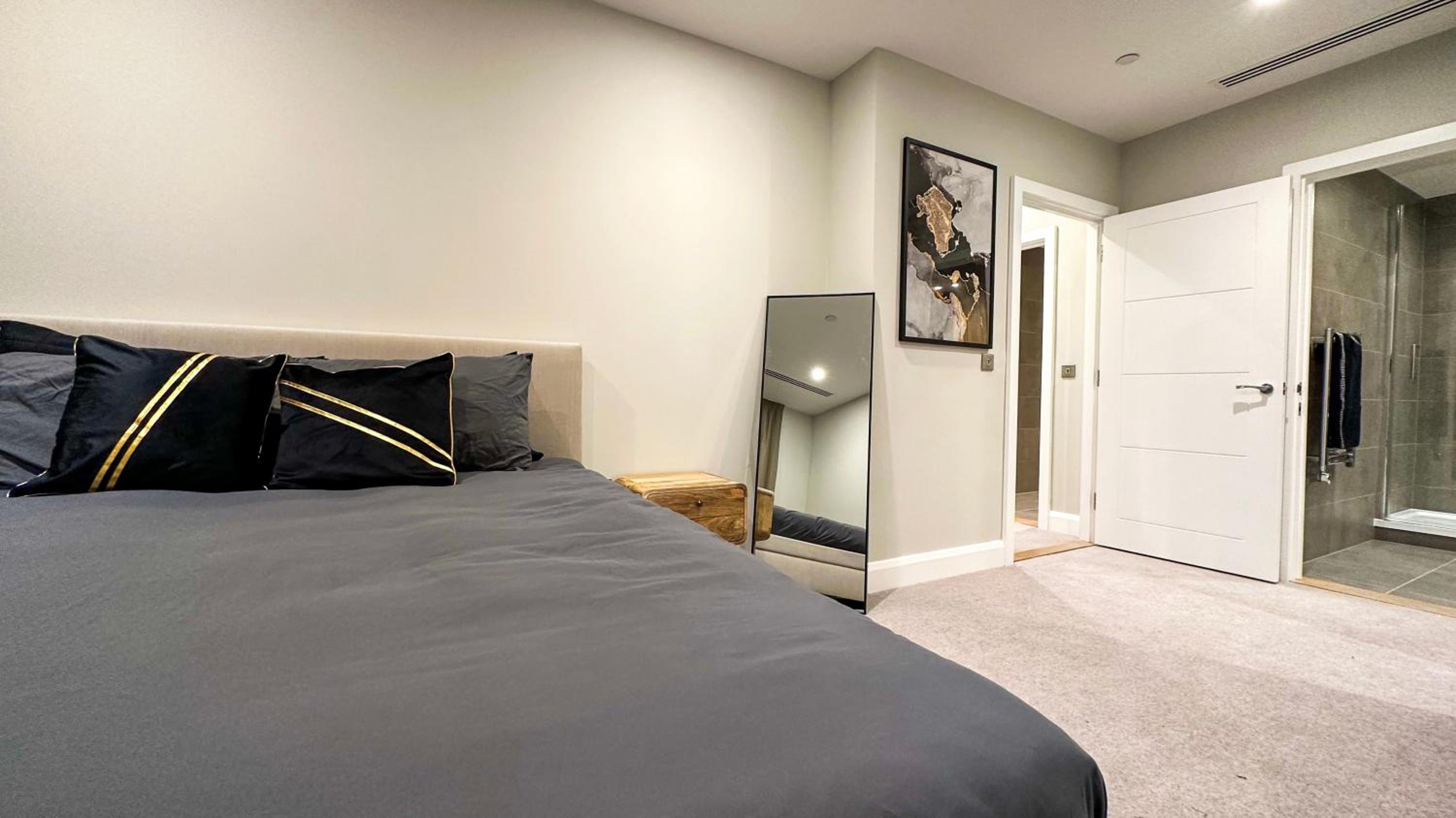 Rare Duplex 2B3B Modern 1GB Wifi - LuxuryLondonStays