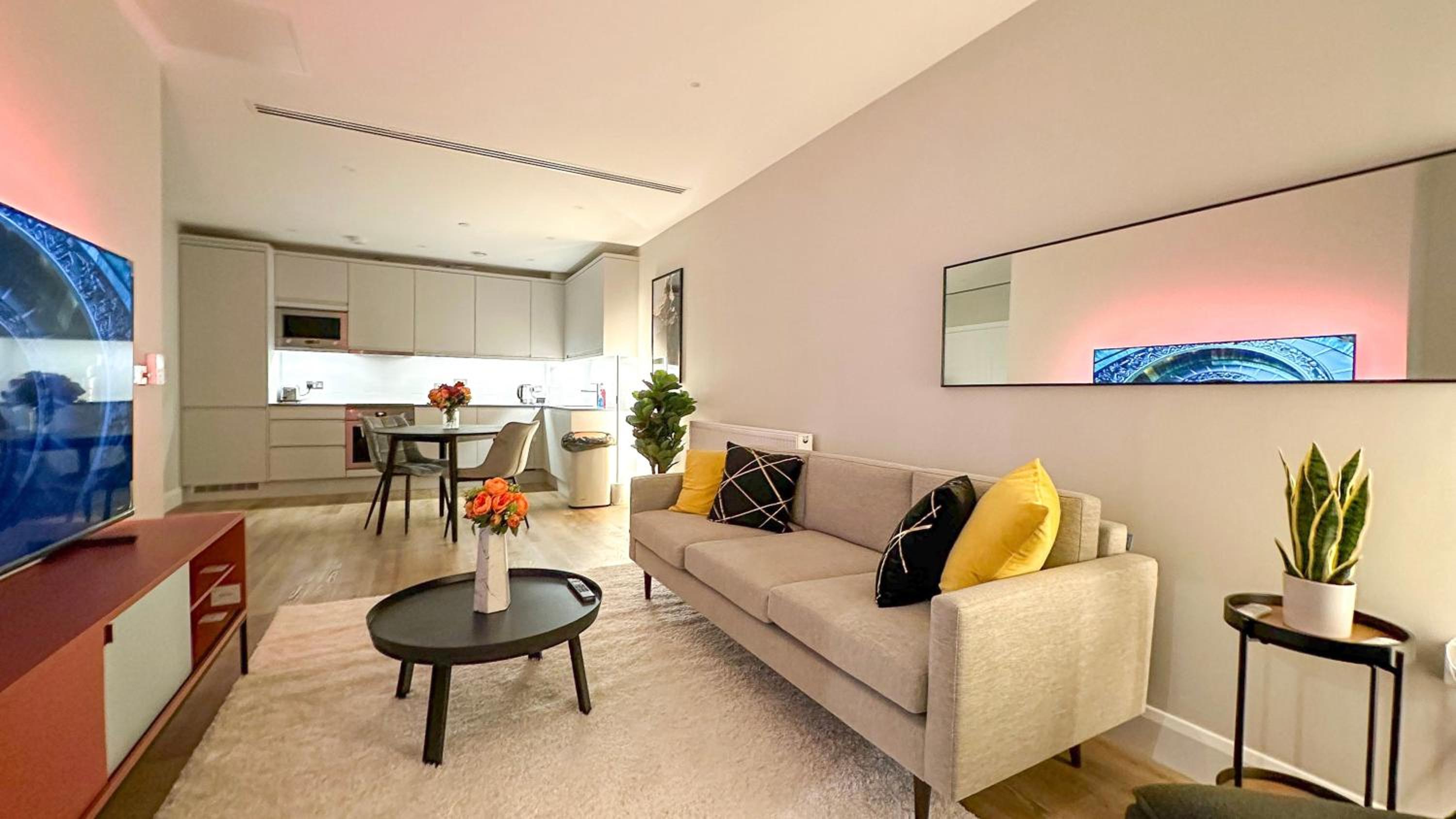 Rare Duplex 2B3B Modern 1GB Wifi - LuxuryLondonStays