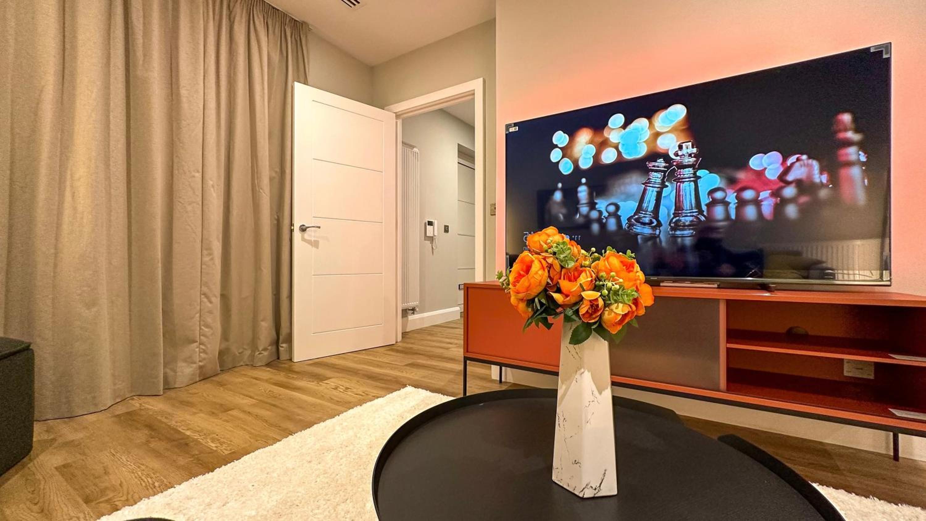 Rare Duplex 2B3B Modern 1GB Wifi - LuxuryLondonStays