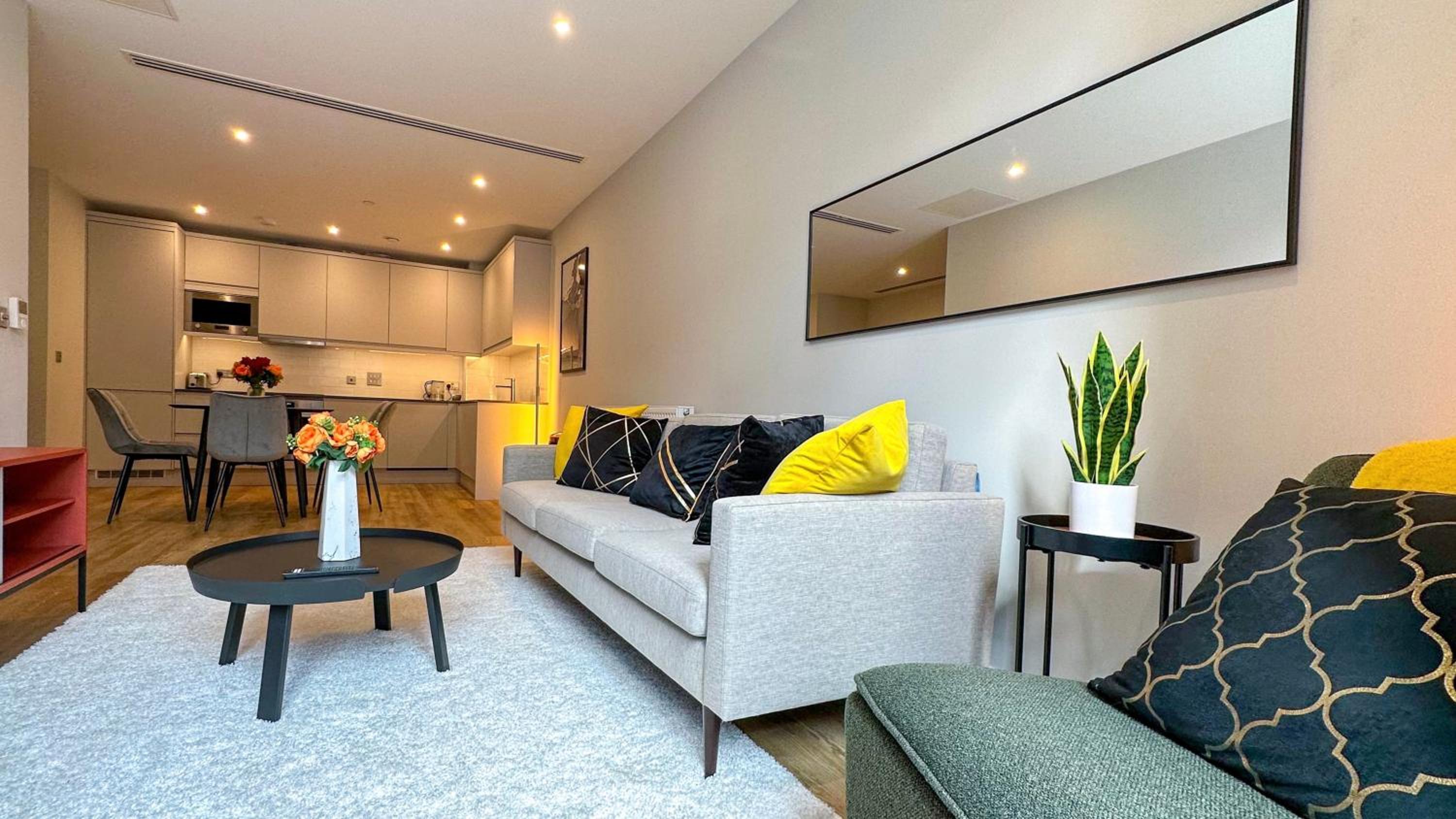 Rare Duplex 2B3B Modern 1GB Wifi - LuxuryLondonStays
