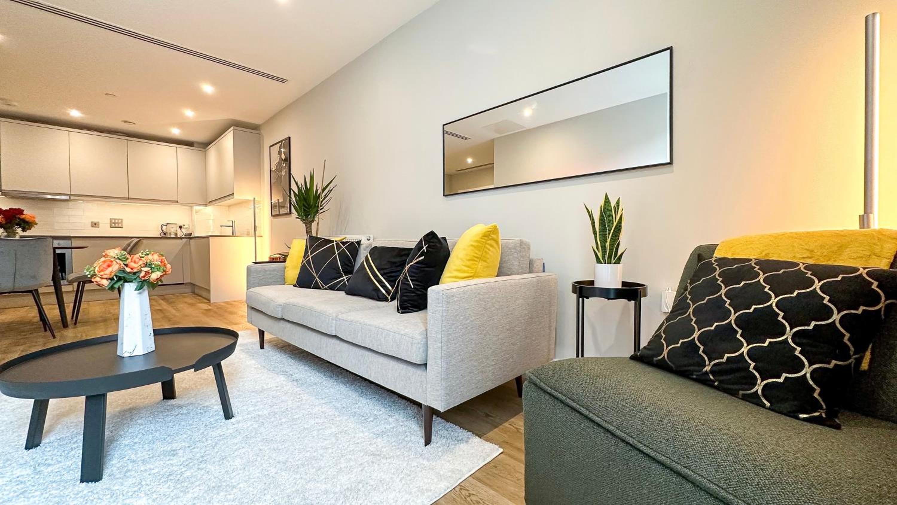 Rare Duplex 2B3B Modern 1GB Wifi - LuxuryLondonStays