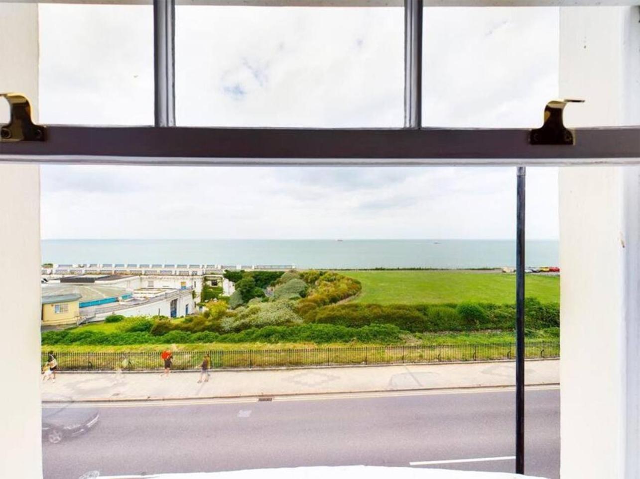 Captain's Quarters - Stunning Sea Views view 4