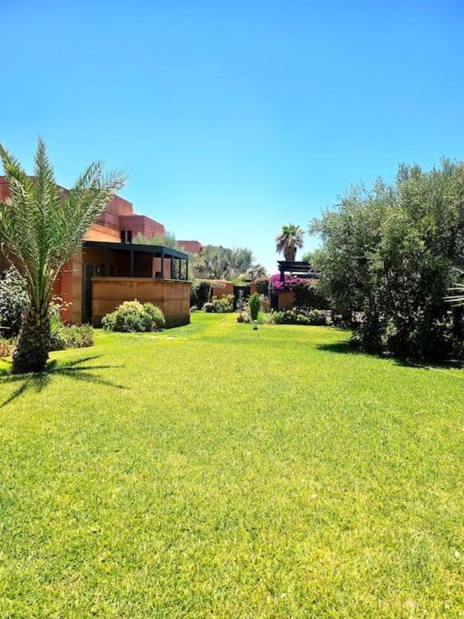 Luxury villa in Marrakech view 4