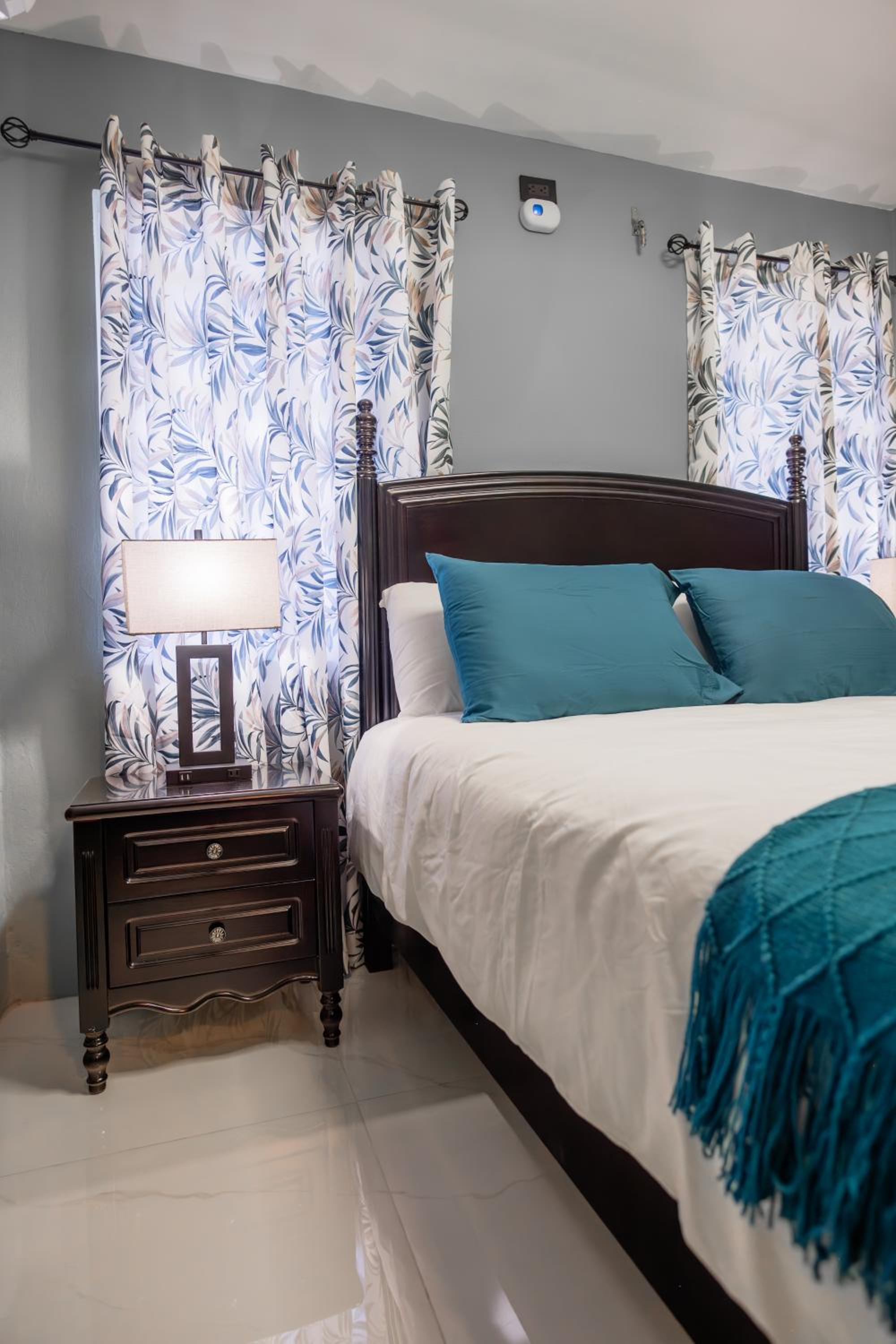 LeLuxe Cedar Valley Suite A