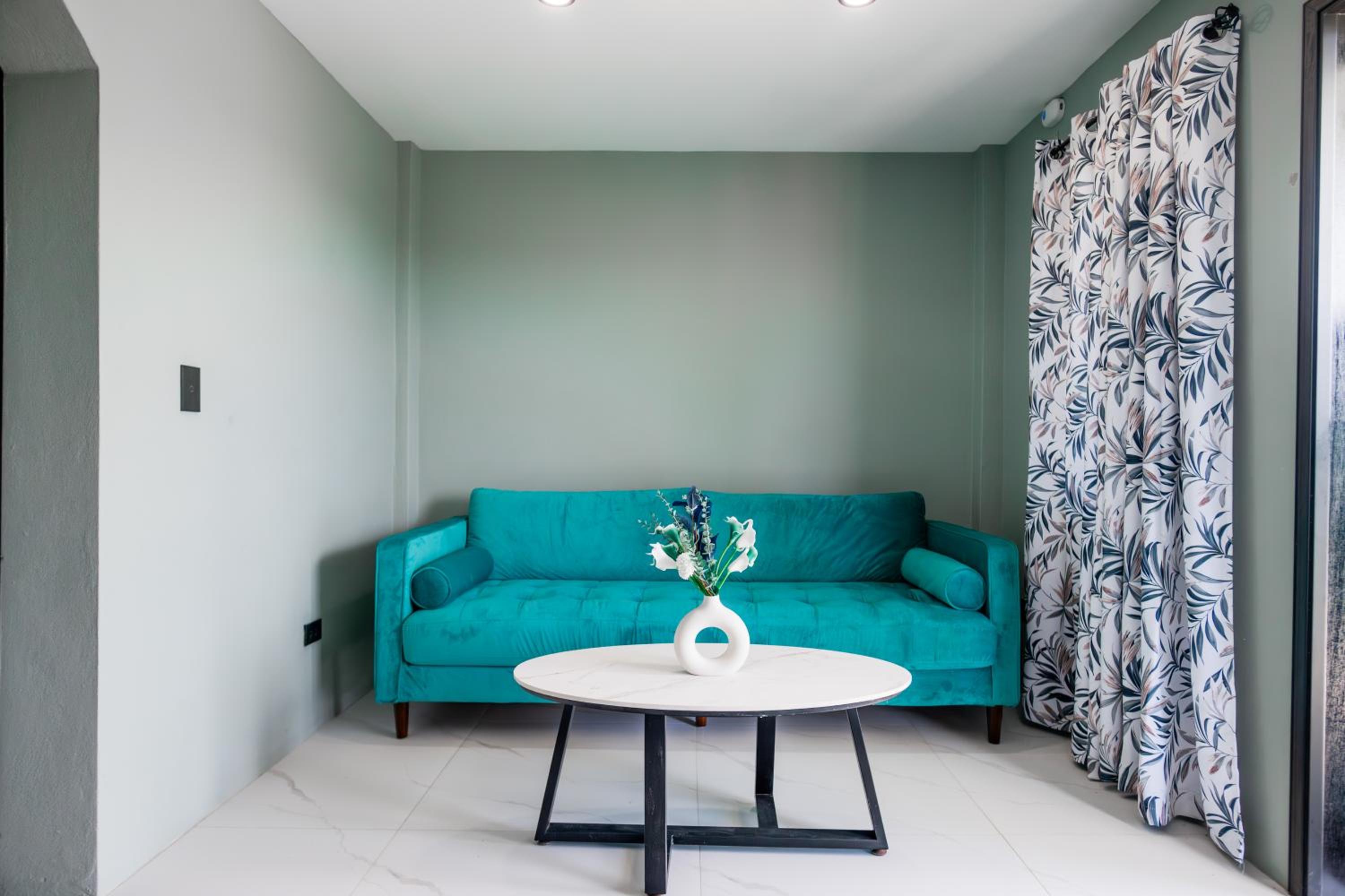 LeLuxe Cedar Valley Suite A