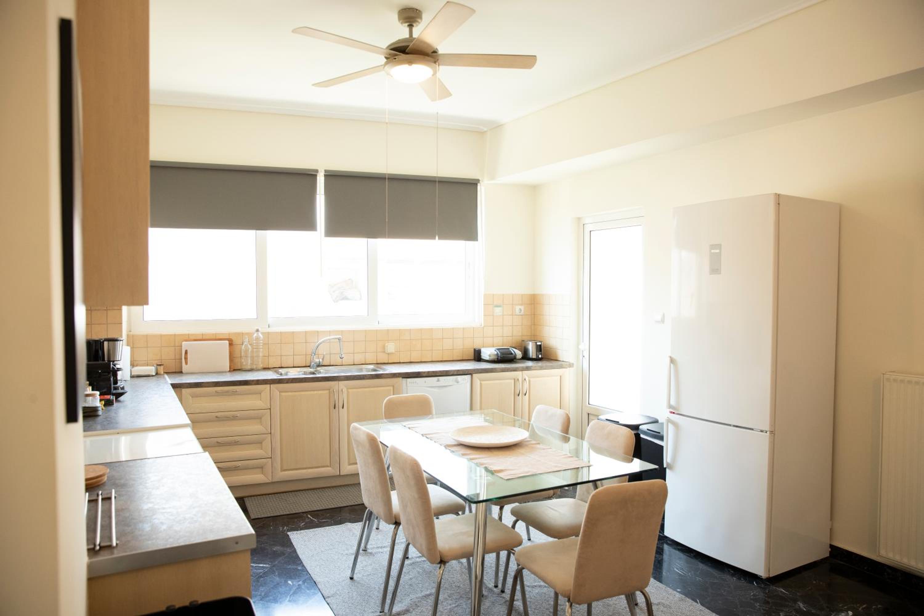 Spacious Glyfada Golf 4BR -Near Beach + Shops