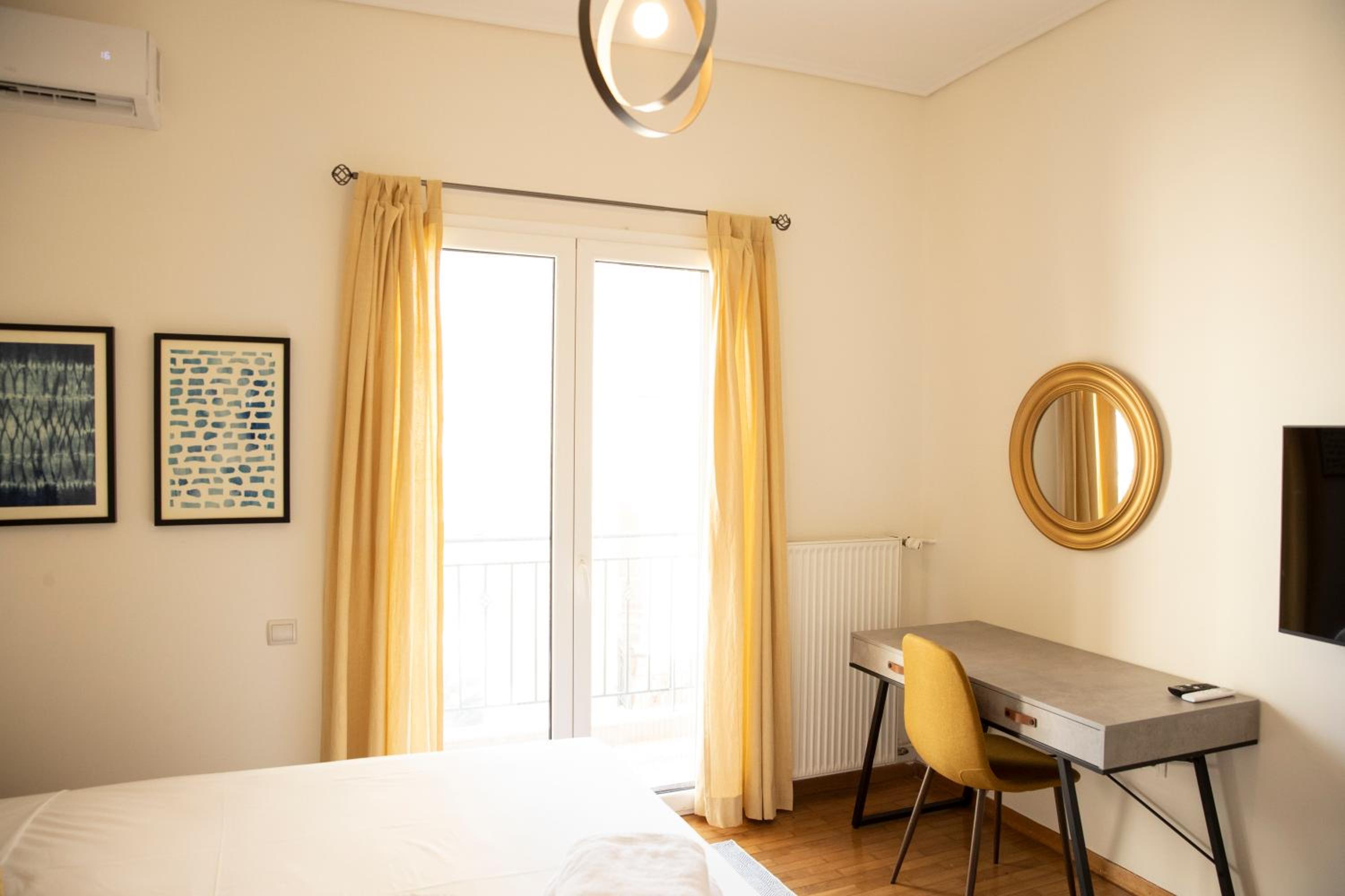 Spacious Glyfada Golf 4BR -Near Beach + Shops