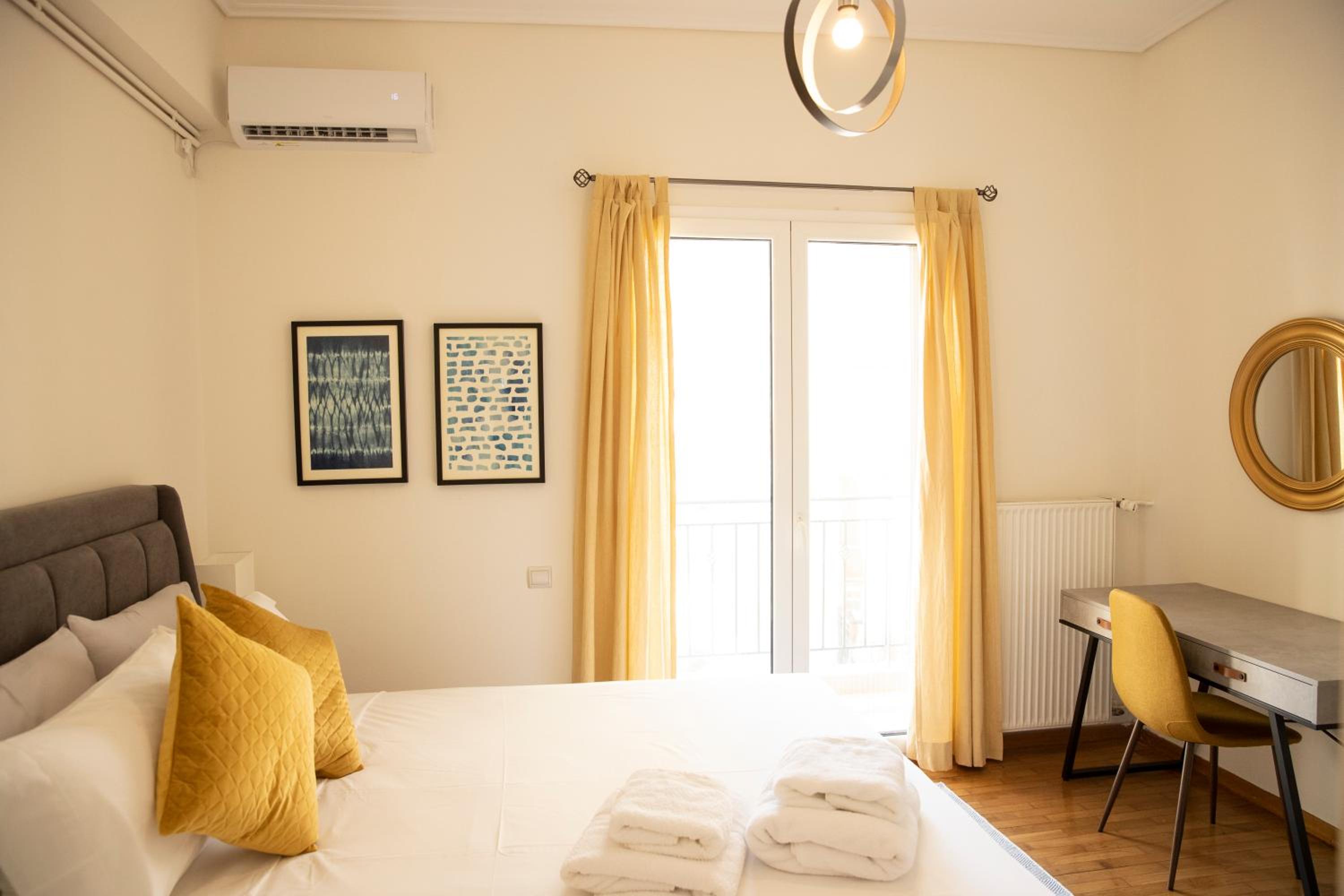Spacious Glyfada Golf 4BR -Near Beach + Shops