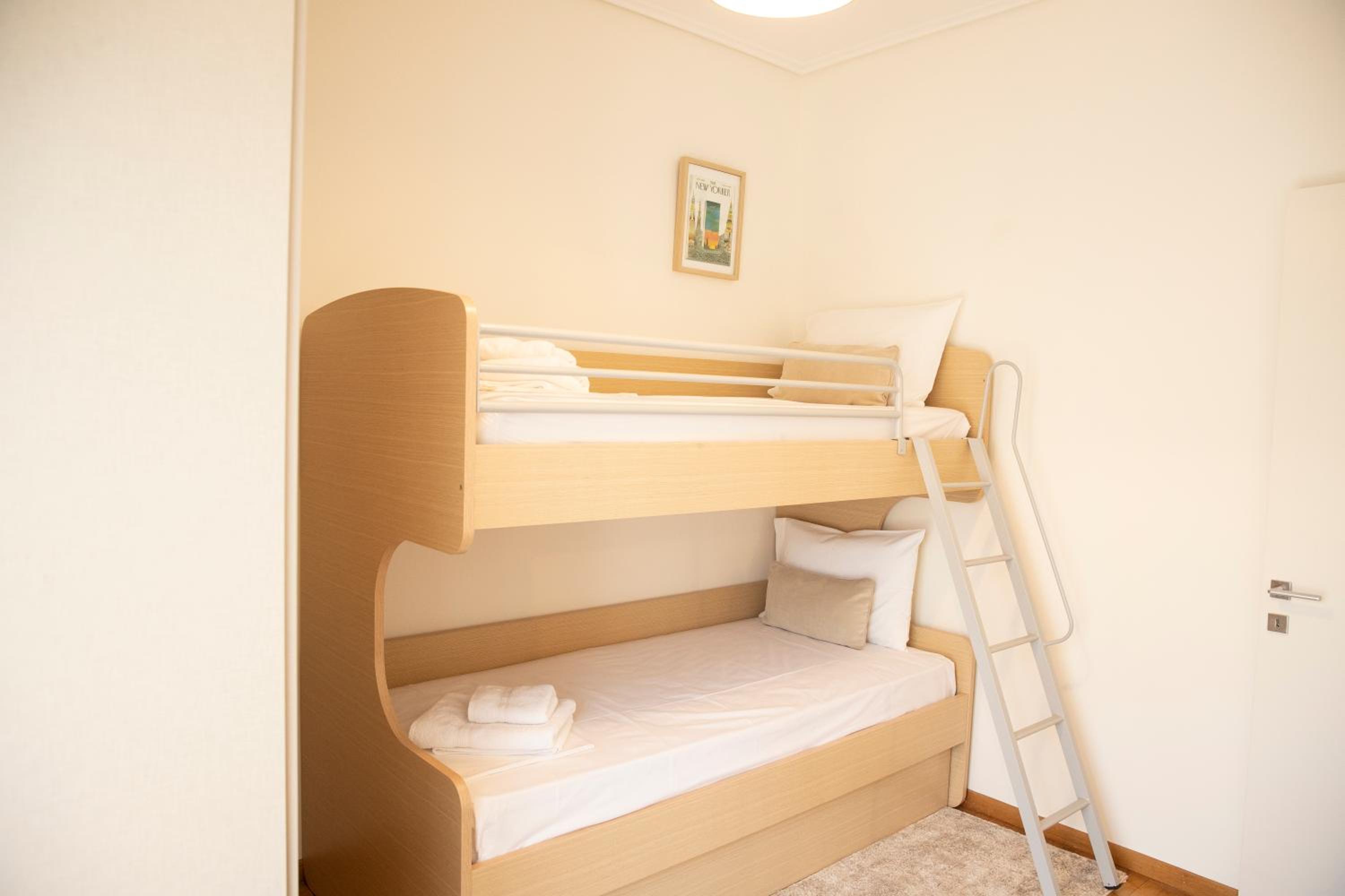 Spacious Glyfada Golf 4BR -Near Beach + Shops
