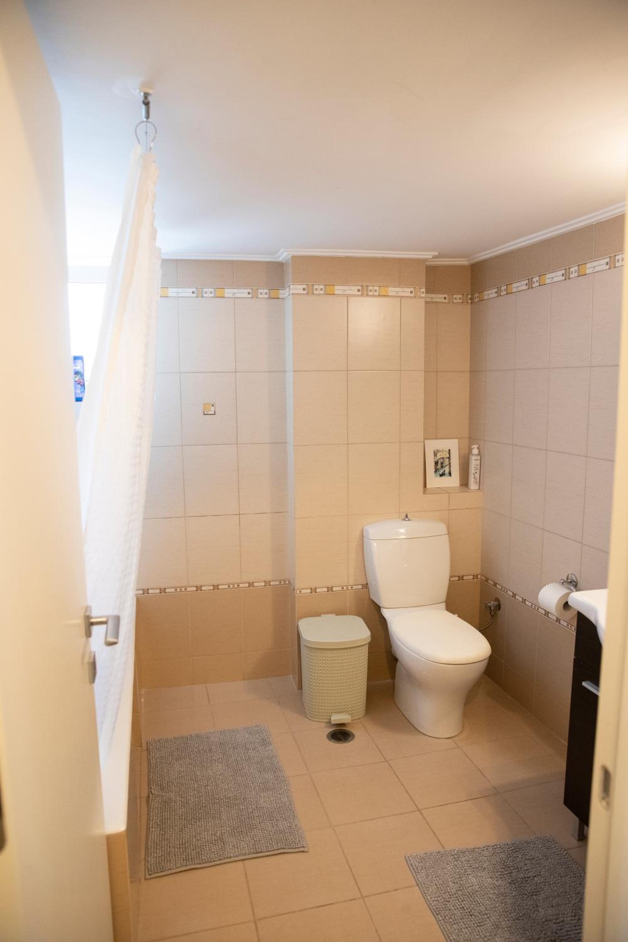 Spacious Glyfada Golf 4BR -Near Beach + Shops