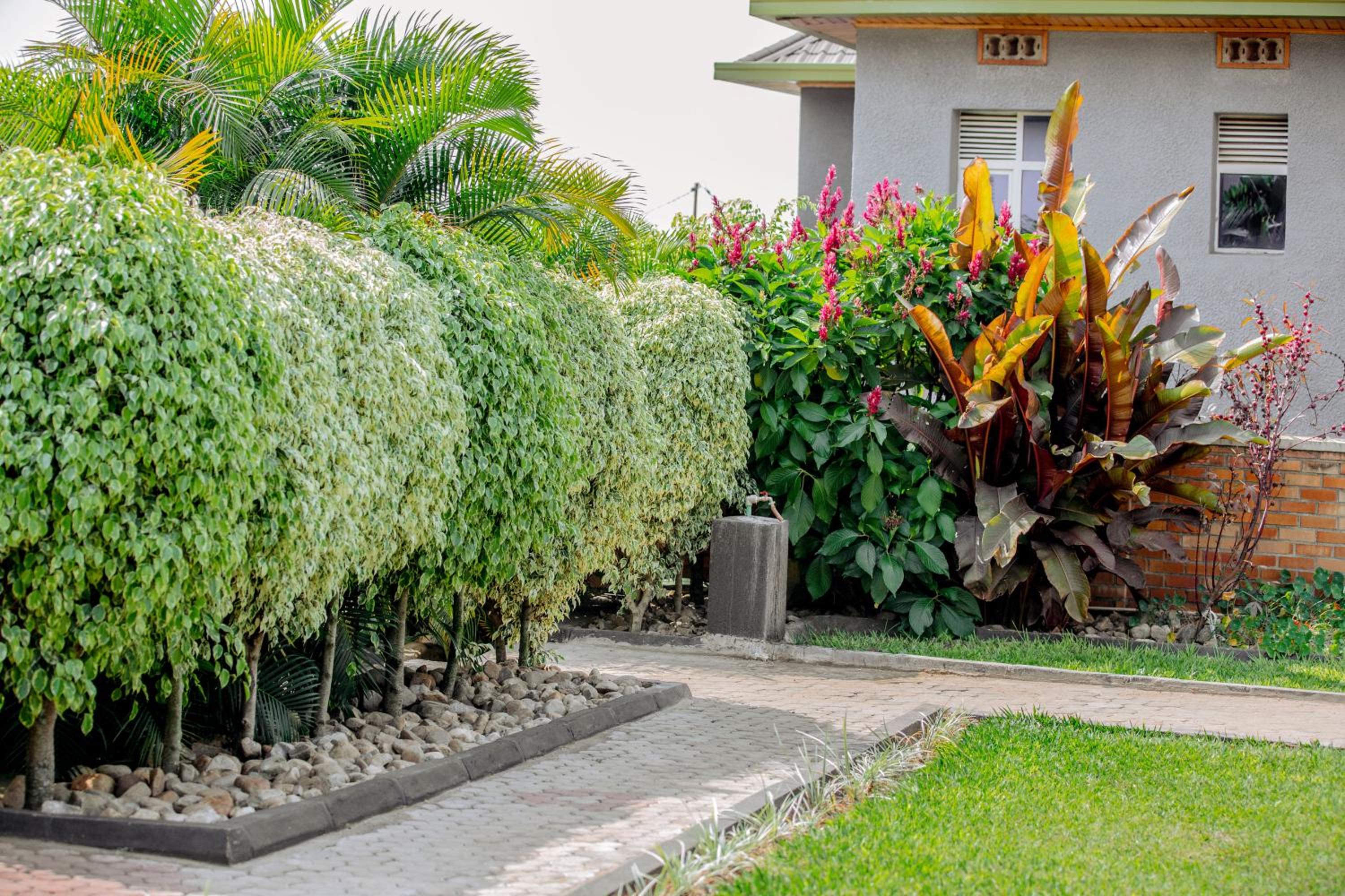 Uzeema Villa, Great for Big Families, Save More!!