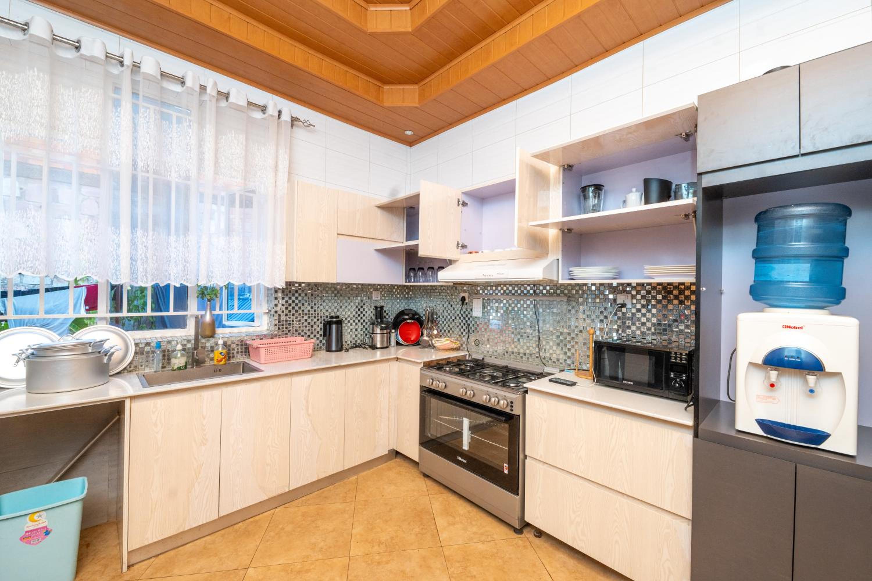 Uzeema Villa, Great for Big Families, Save More!!
