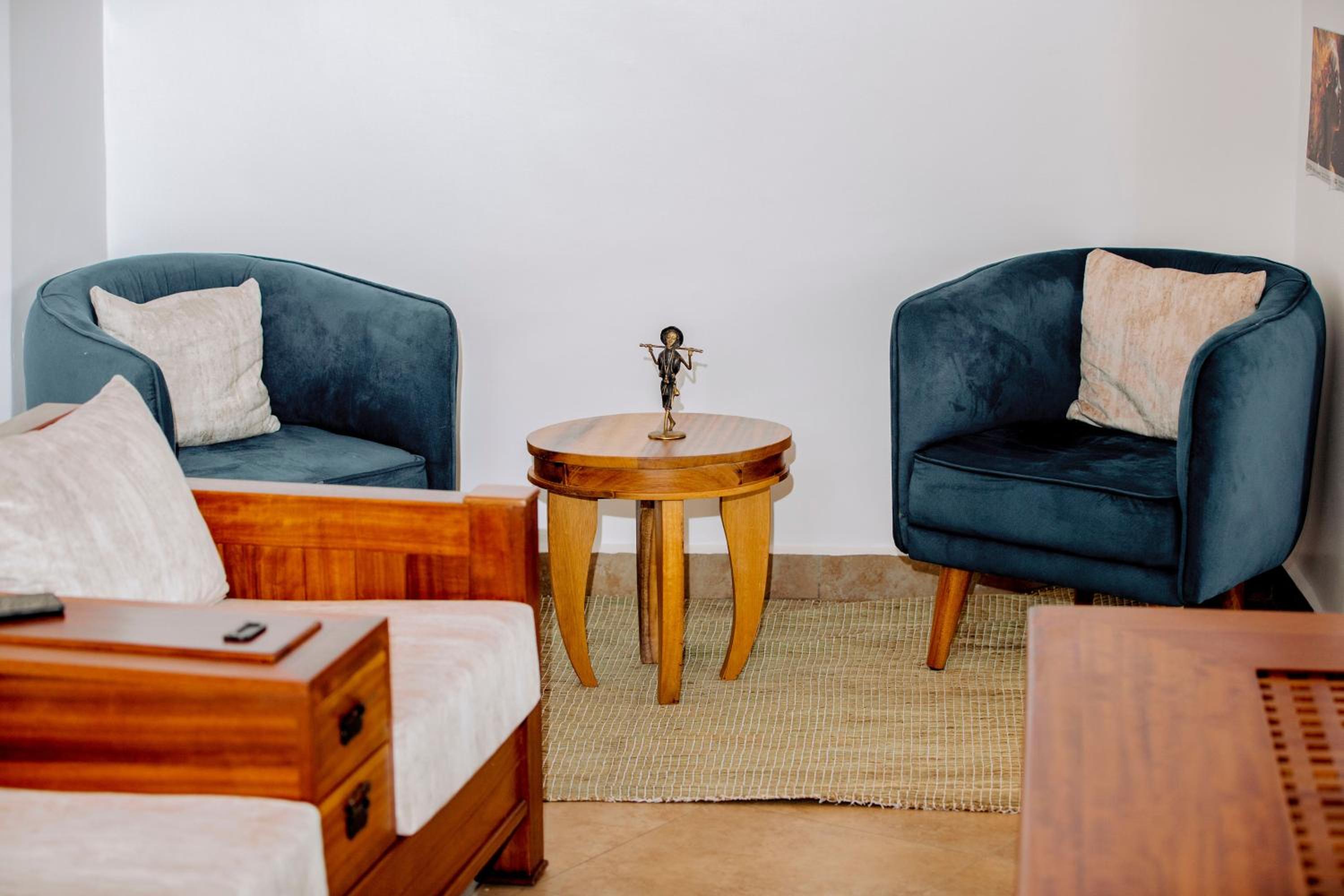 Uzeema Villa, Great for Big Families, Save More!!