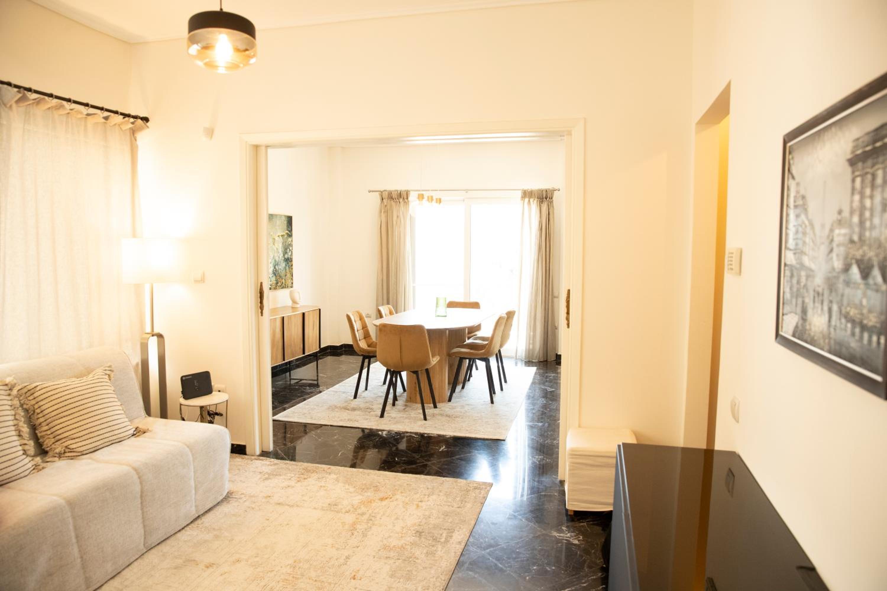 Spacious Glyfada Golf 4BR -Near Beach + Shops