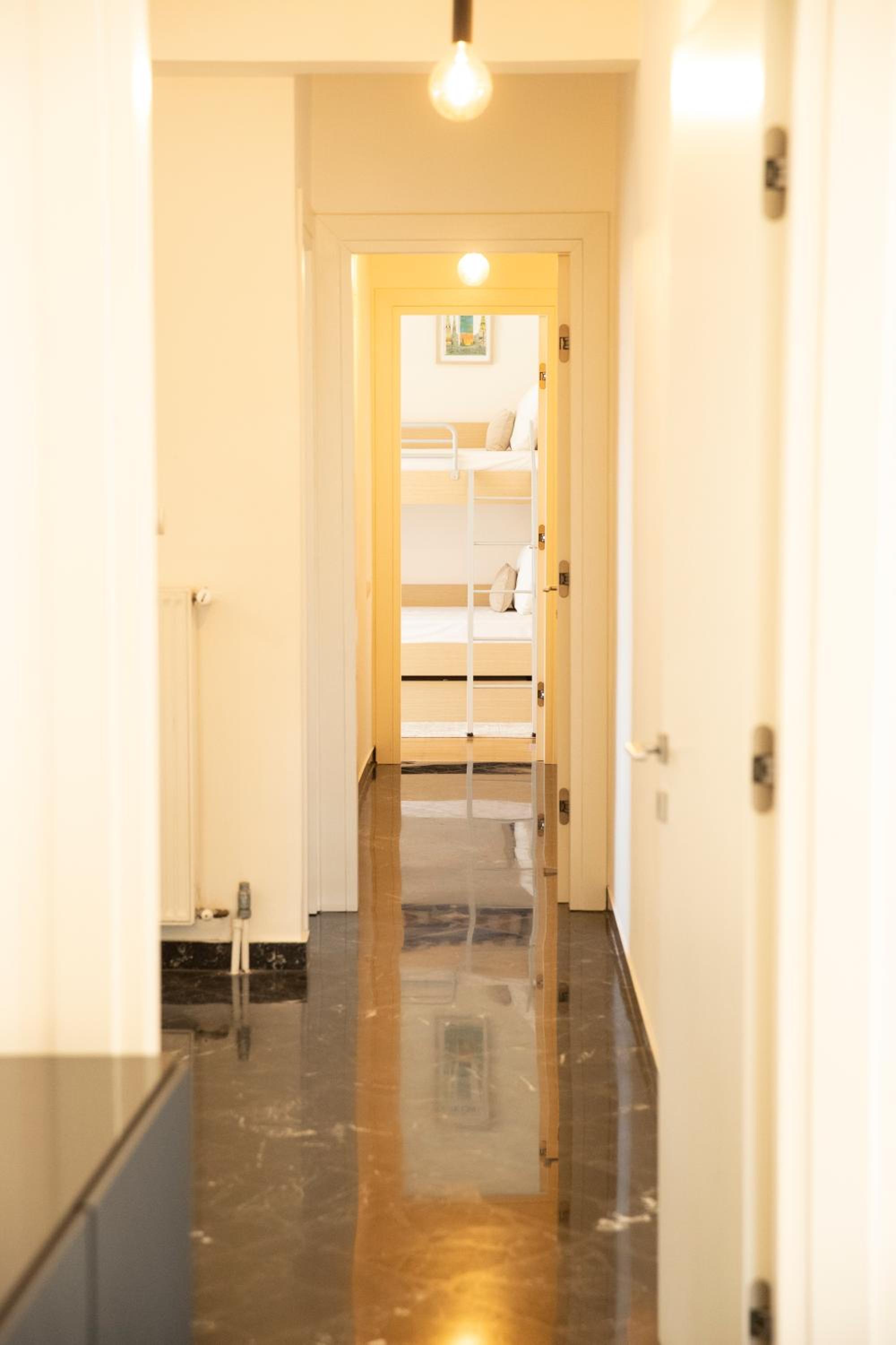Spacious Glyfada Golf 4BR -Near Beach + Shops