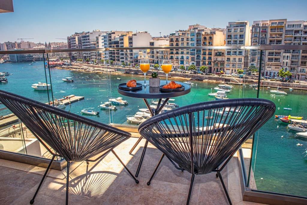 Stylish seafront Spinola Apartment photo 3