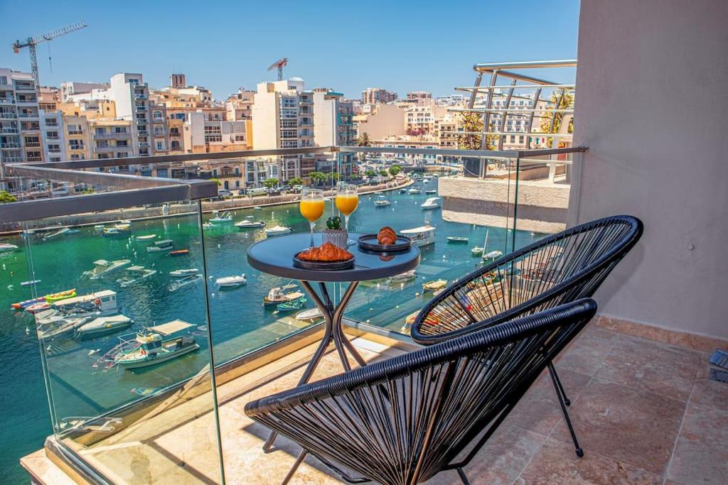 Stylish seafront Spinola Apartment photo 2
