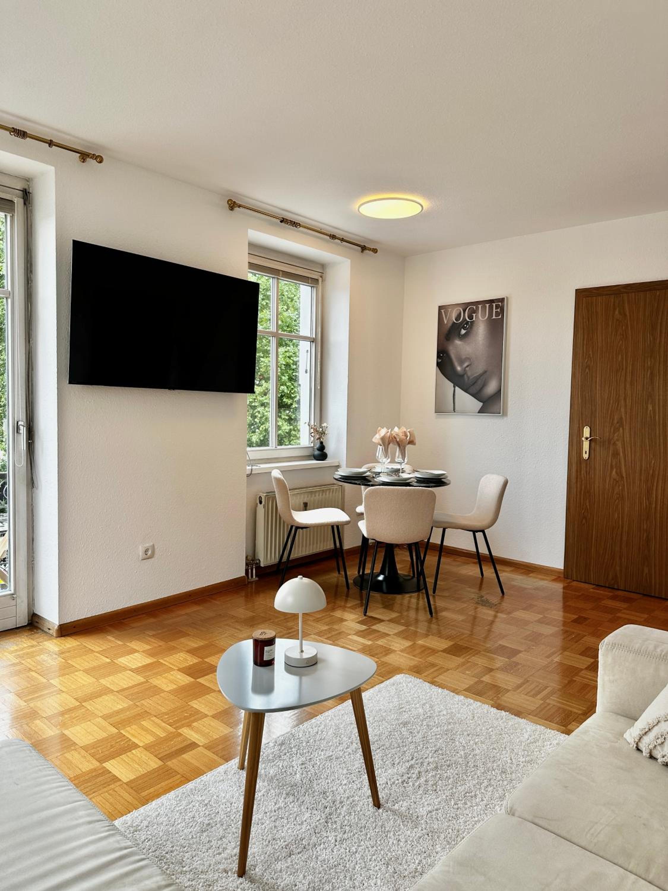 Ferienwohnung mit Balkon und Seeblick