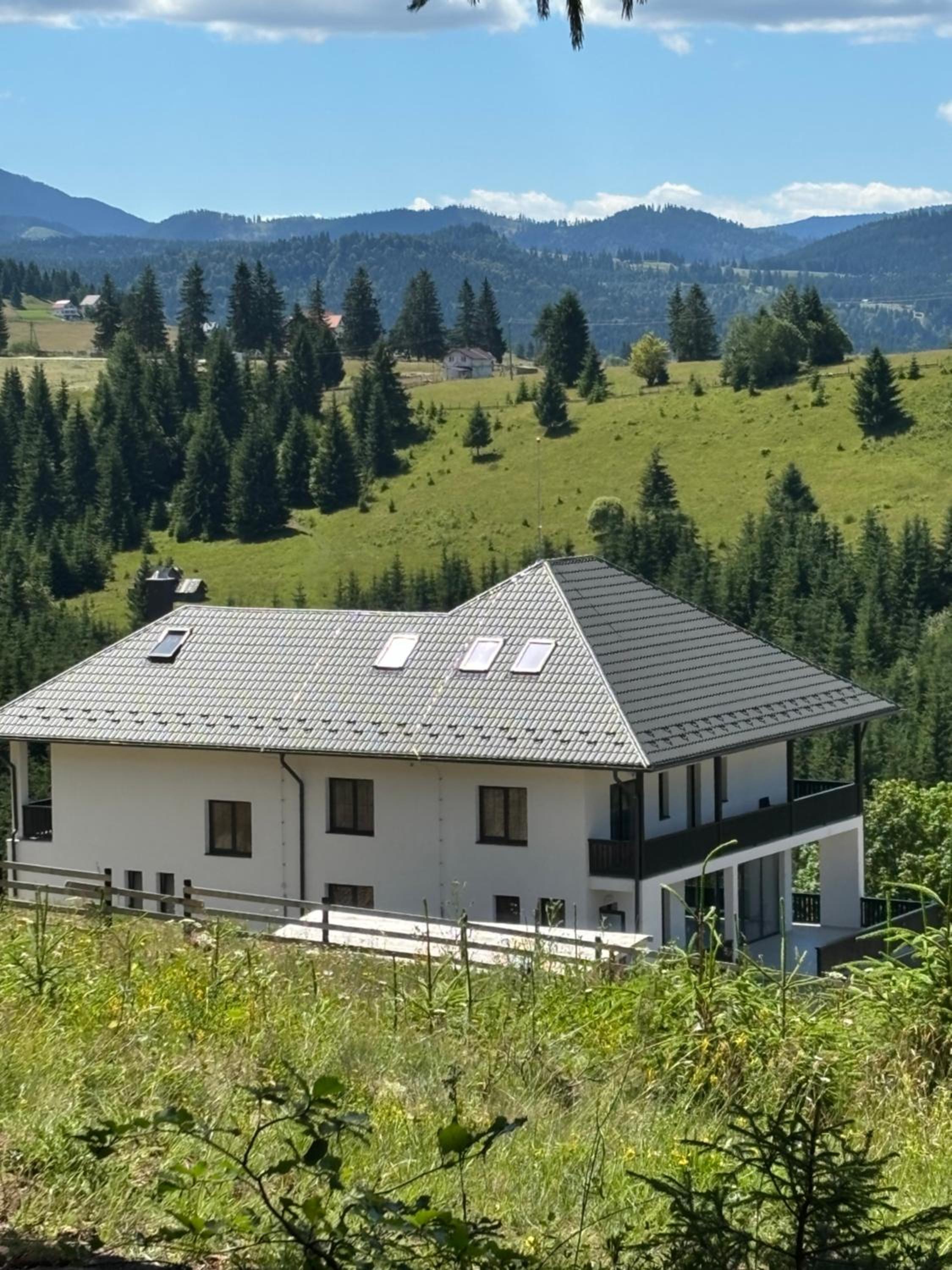 Tihuța Village