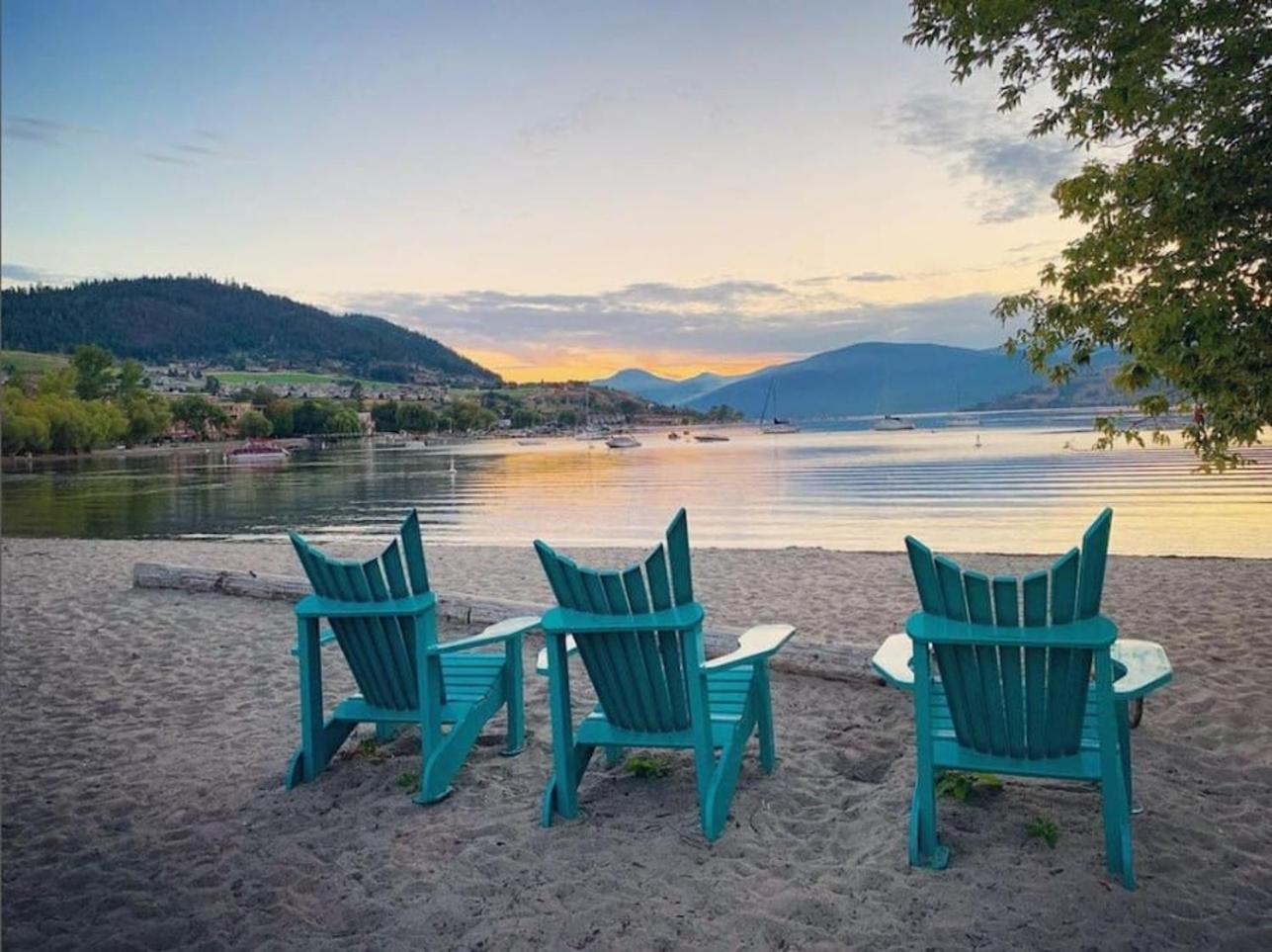 Top Floor Lakeshore Views Near Skiing