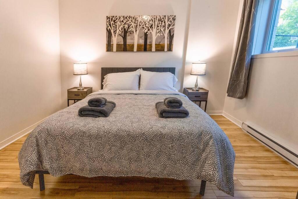 Modern 3BR 4beds apartment AC WiFi Free Parking